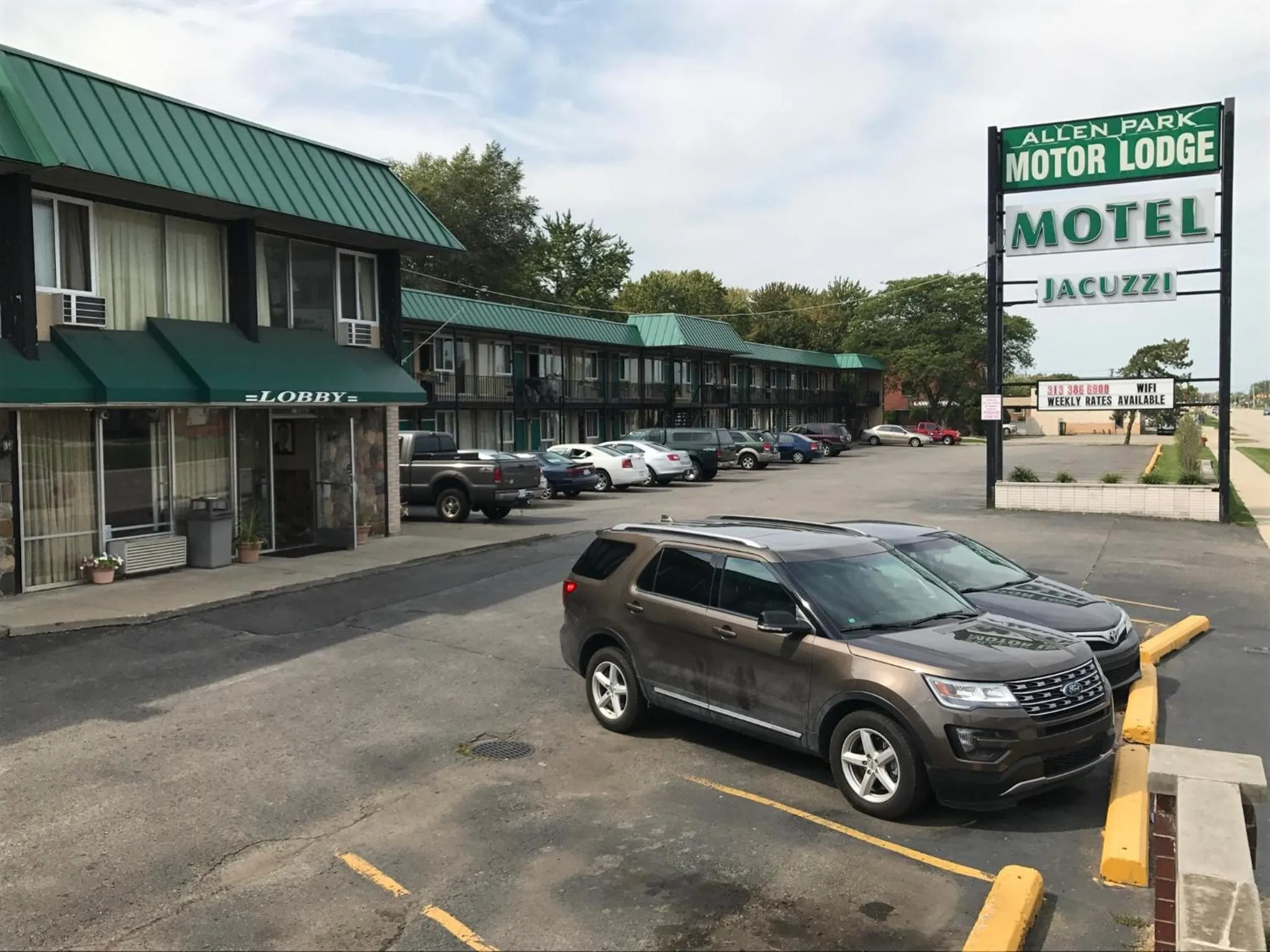 Property building in Allen Park Motor Lodge