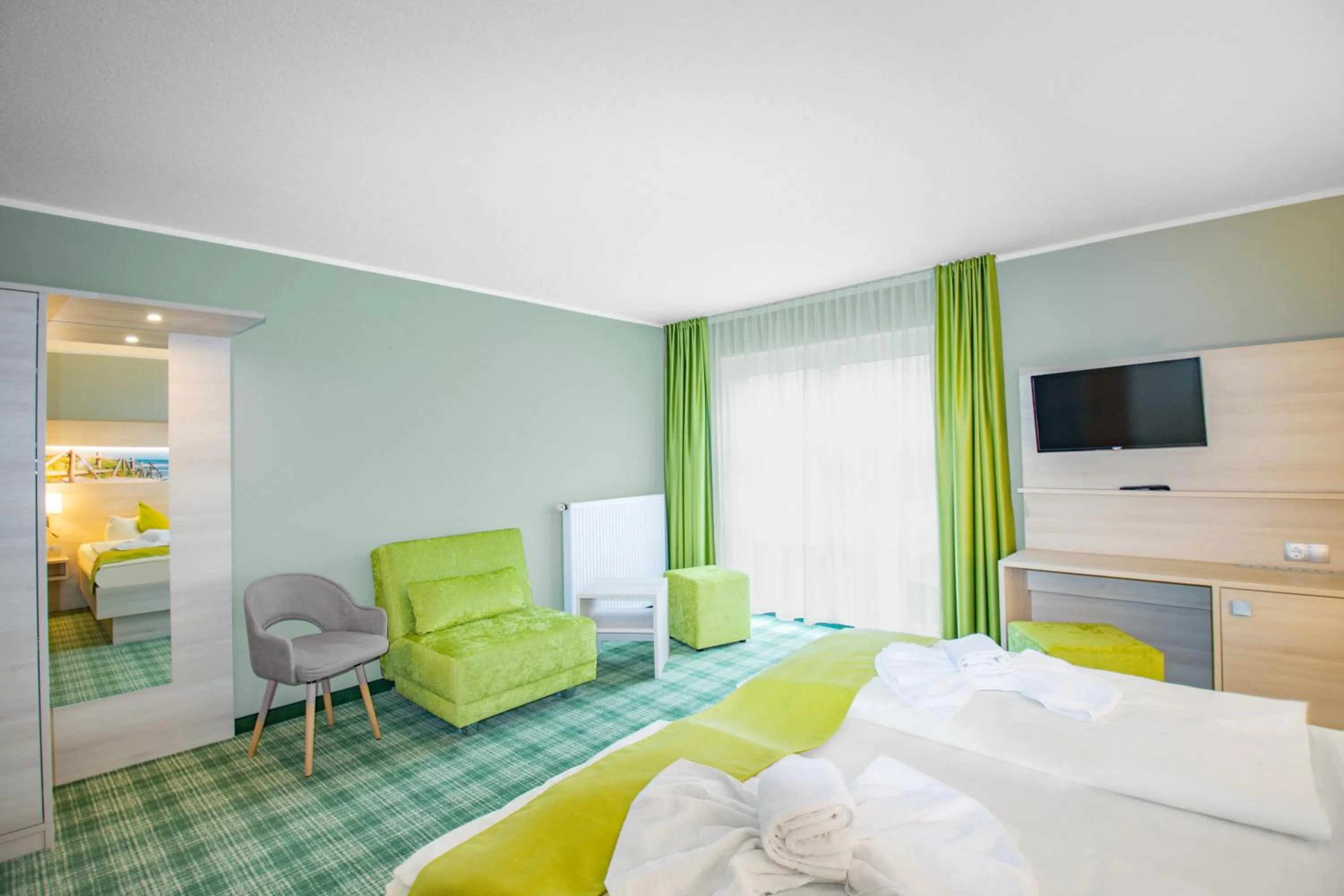 Photo of the whole room, Bed in Inselhotel Poel