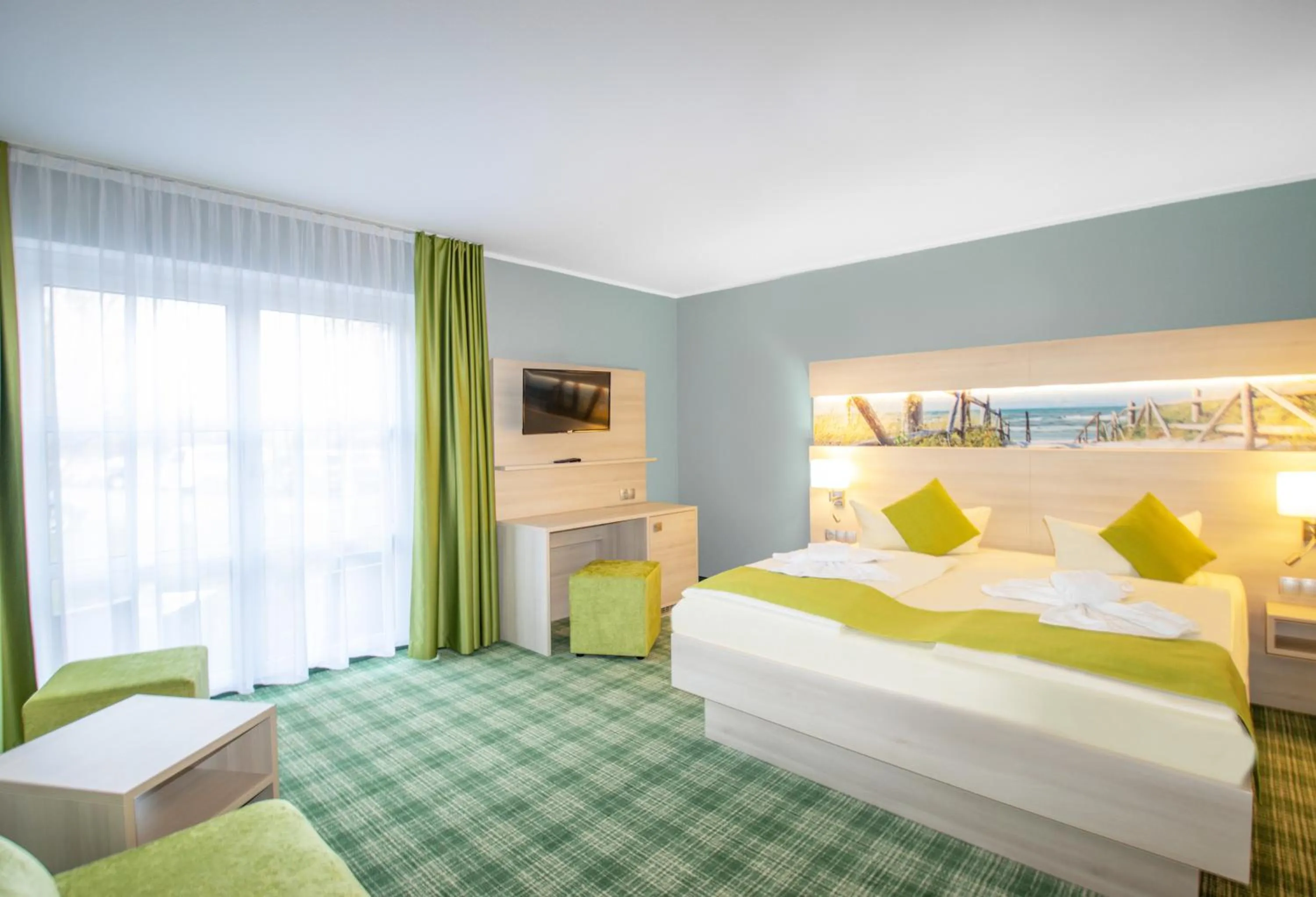 Photo of the whole room, Bed in Inselhotel Poel