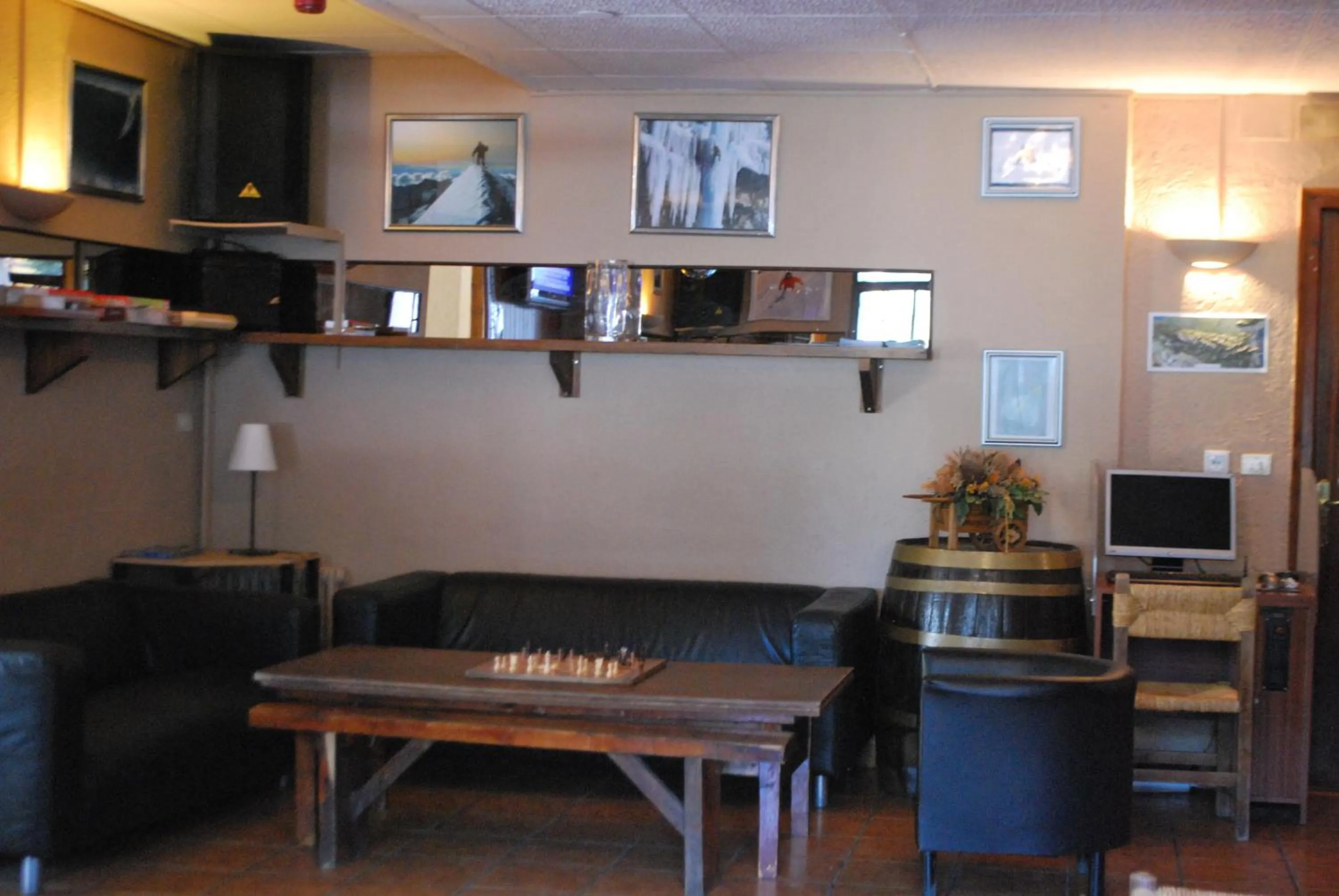 Lounge or bar in Hotel Roc de St Miquel & Apartment