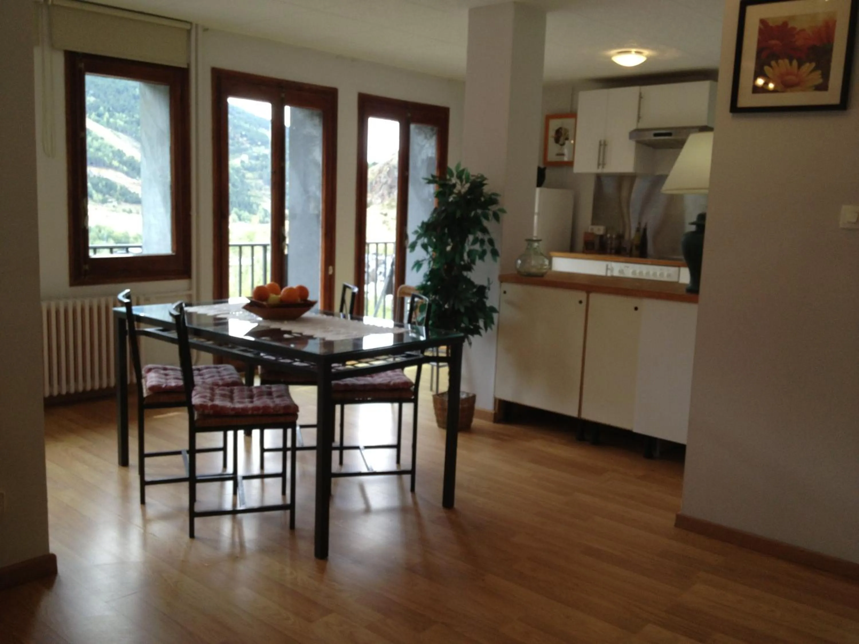 Dining area in Hotel Roc de St Miquel & Apartment
