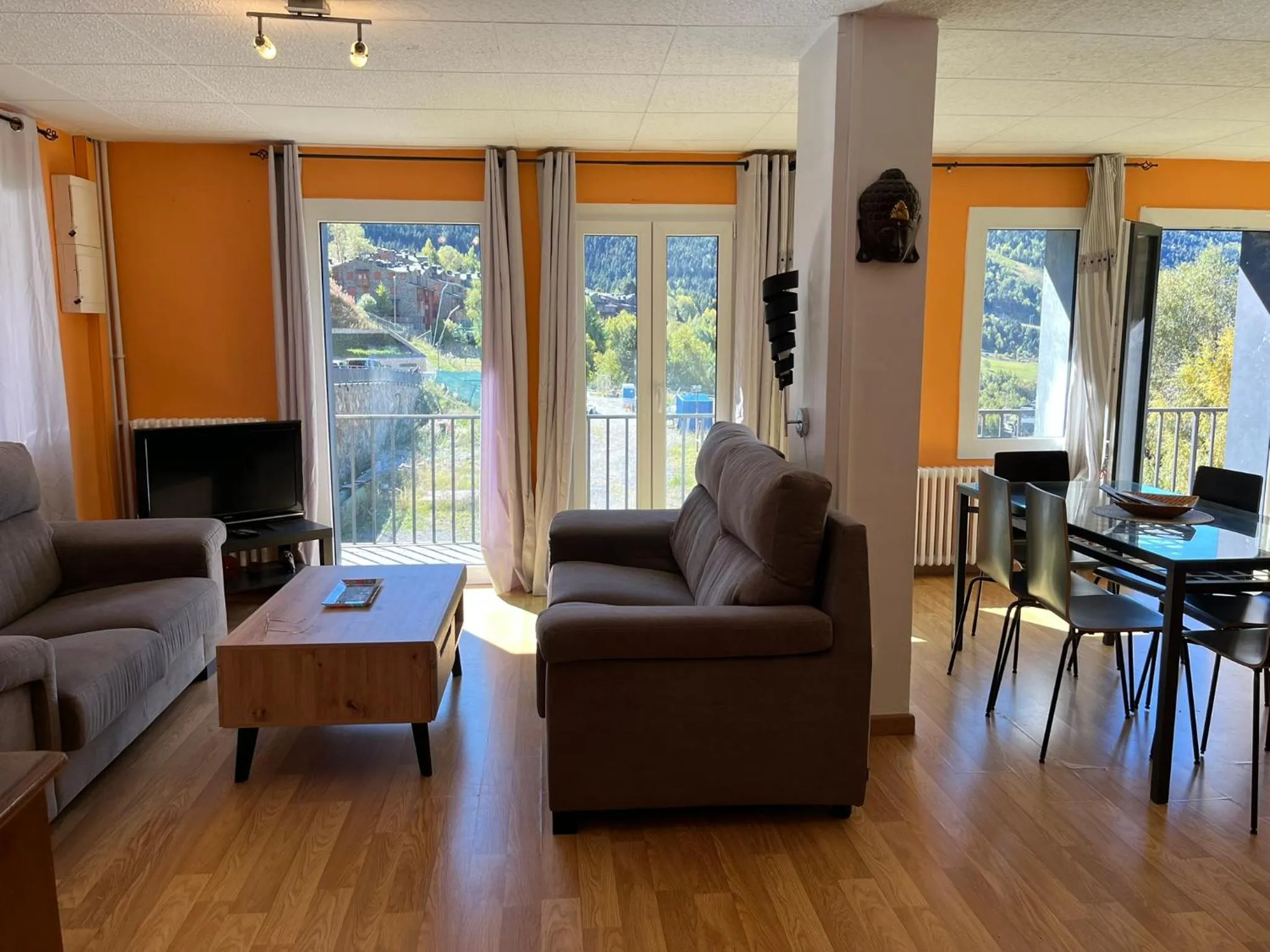 Living room in Hotel Roc de St Miquel & Apartment