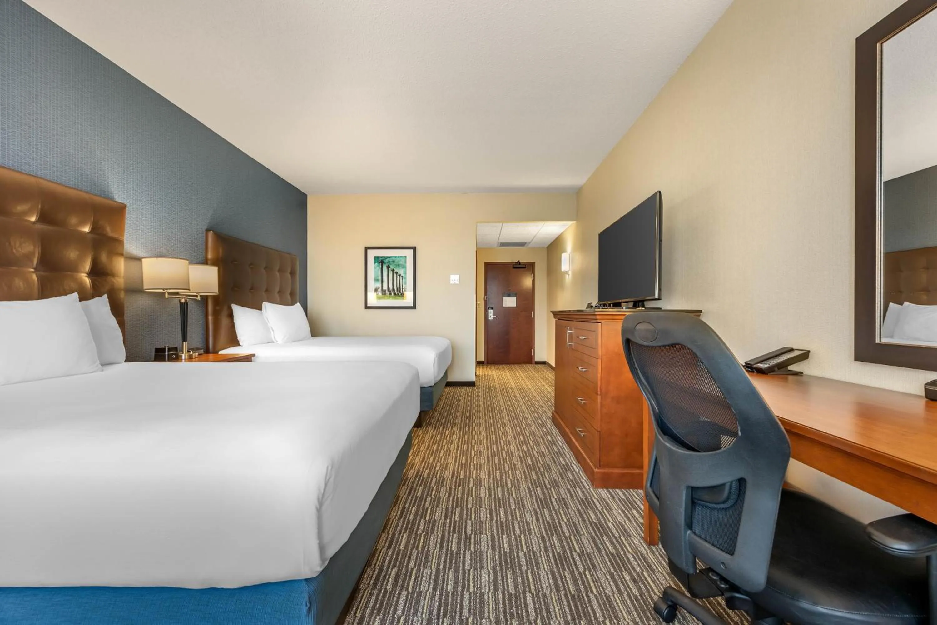 Bedroom, Bed in Drury Plaza Hotel Columbia East