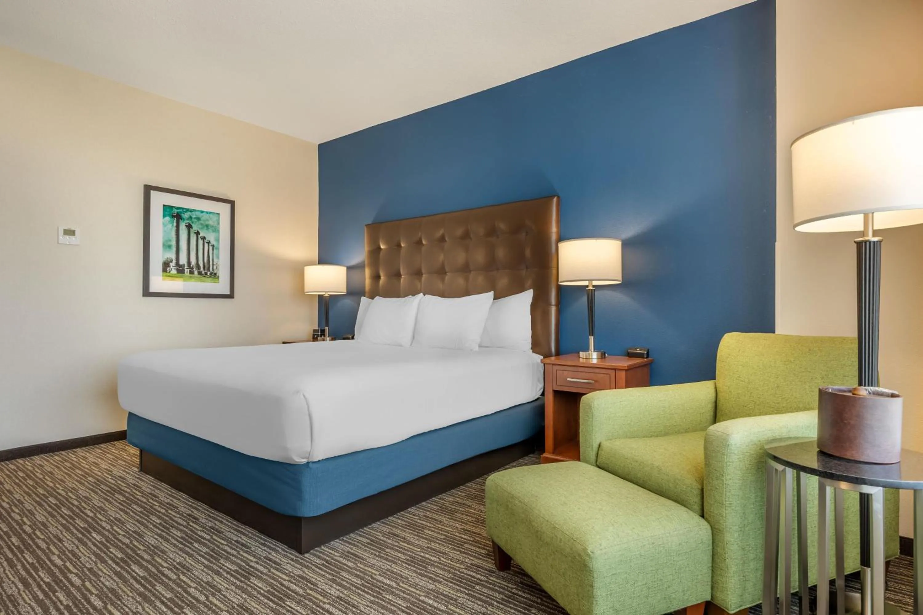 Bedroom, Bed in Drury Plaza Hotel Columbia East