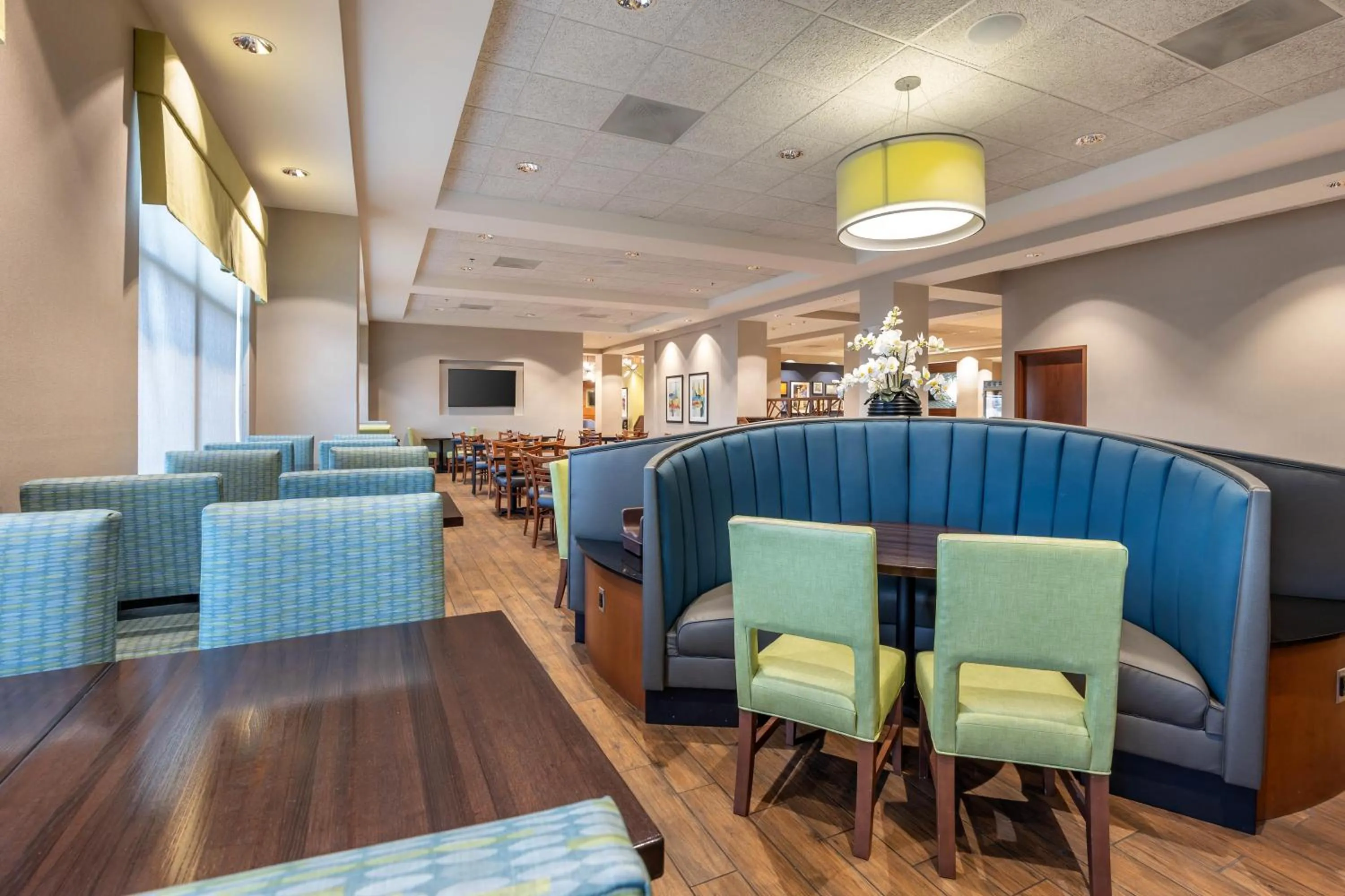 Breakfast in Drury Plaza Hotel Columbia East