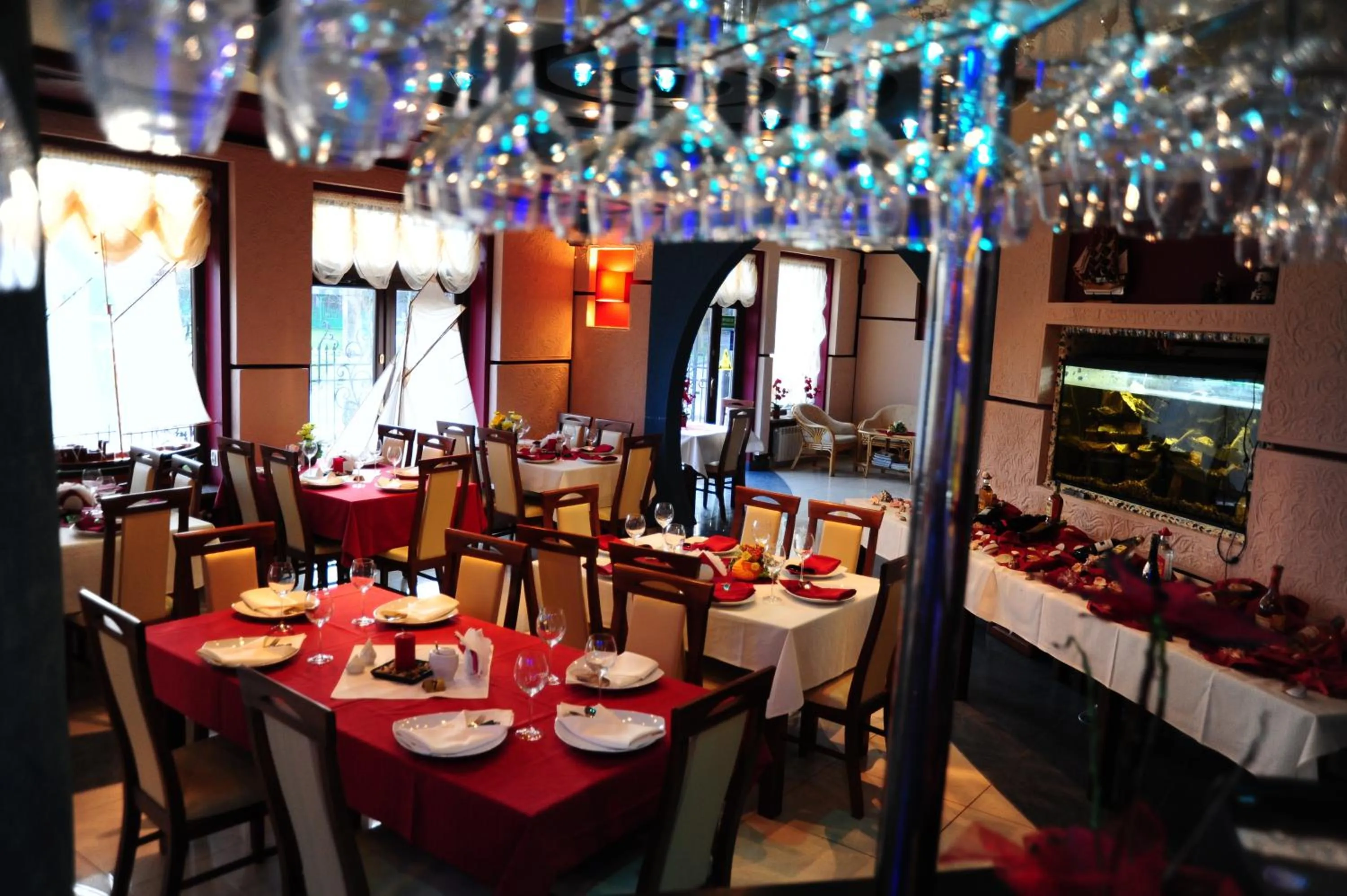 Restaurant/places to eat in Hotel Spinaker