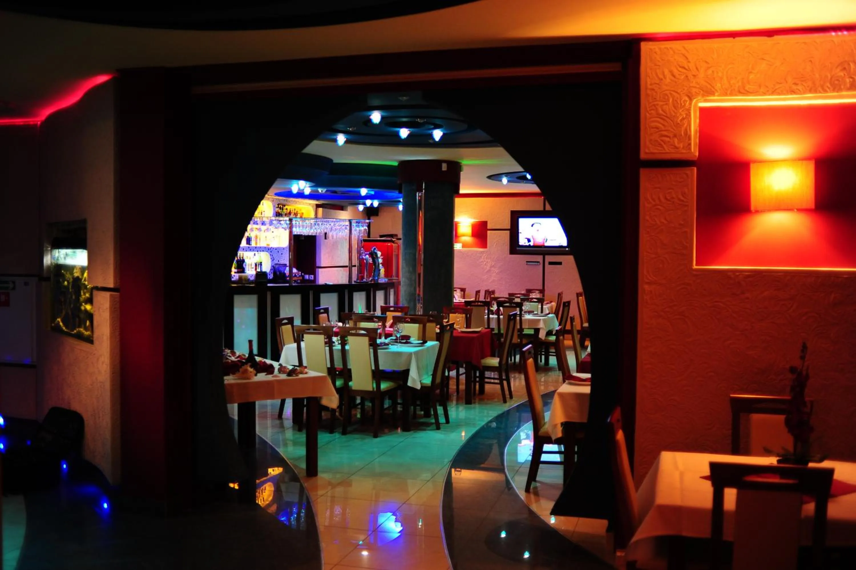 Restaurant/places to eat in Hotel Spinaker