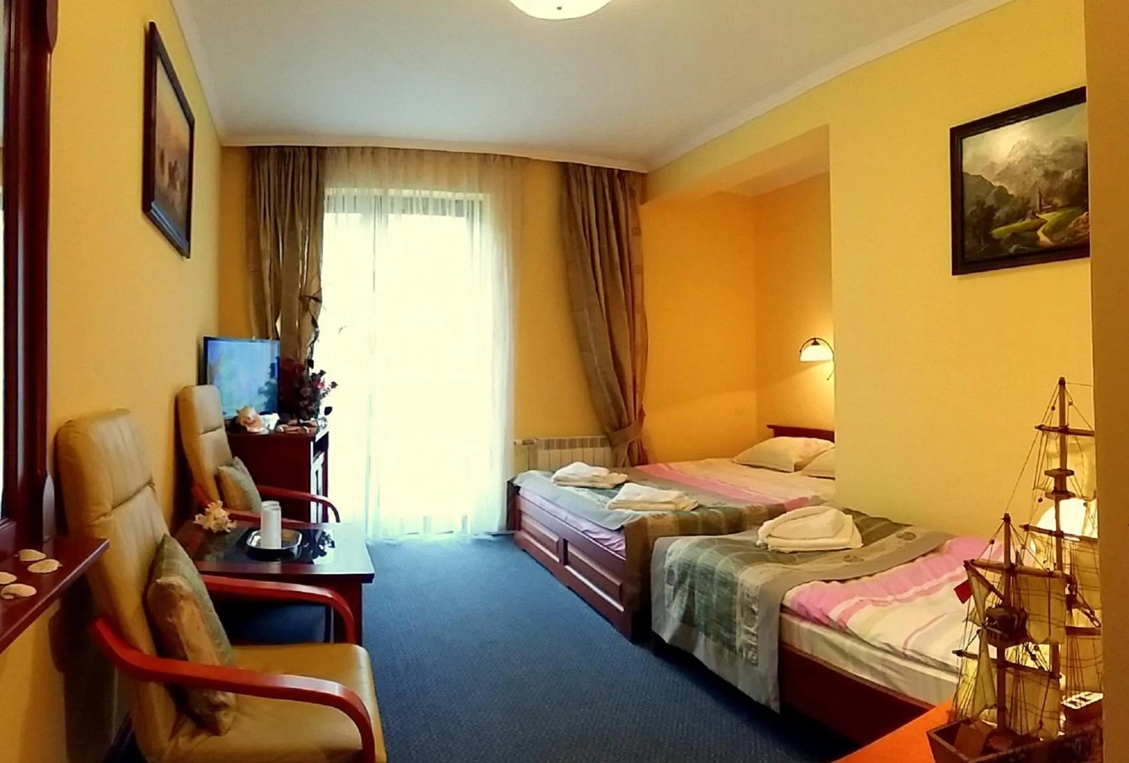 Photo of the whole room, Bed in Hotel Spinaker