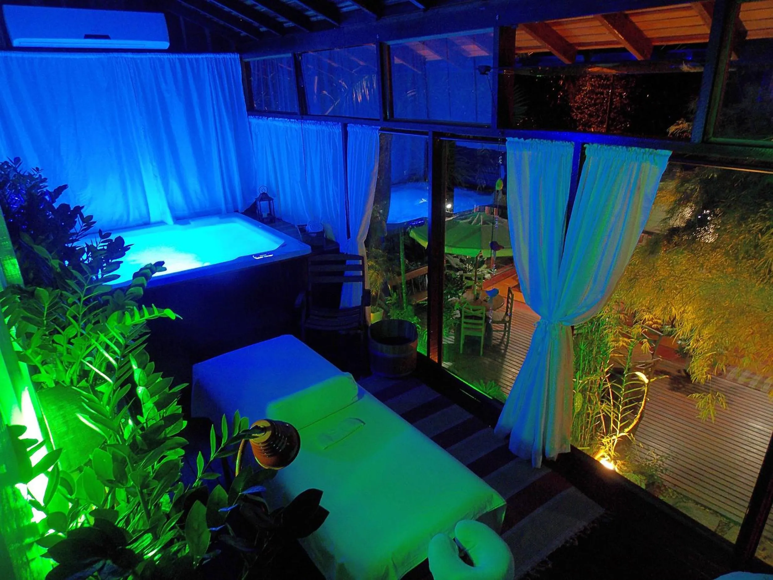 Hot Tub in Pousada Riacho Dos Cambucas