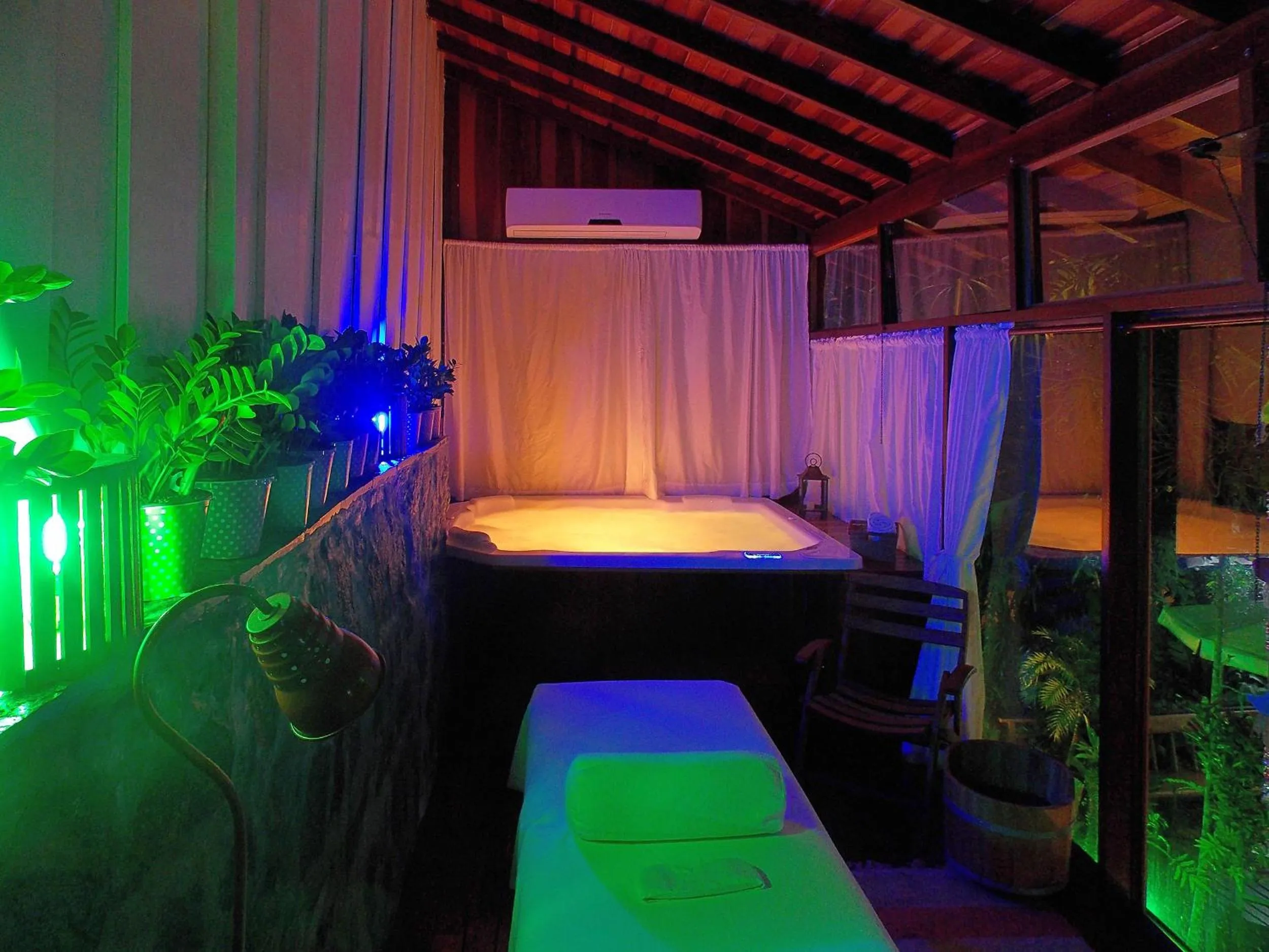 Hot Tub in Pousada Riacho Dos Cambucas