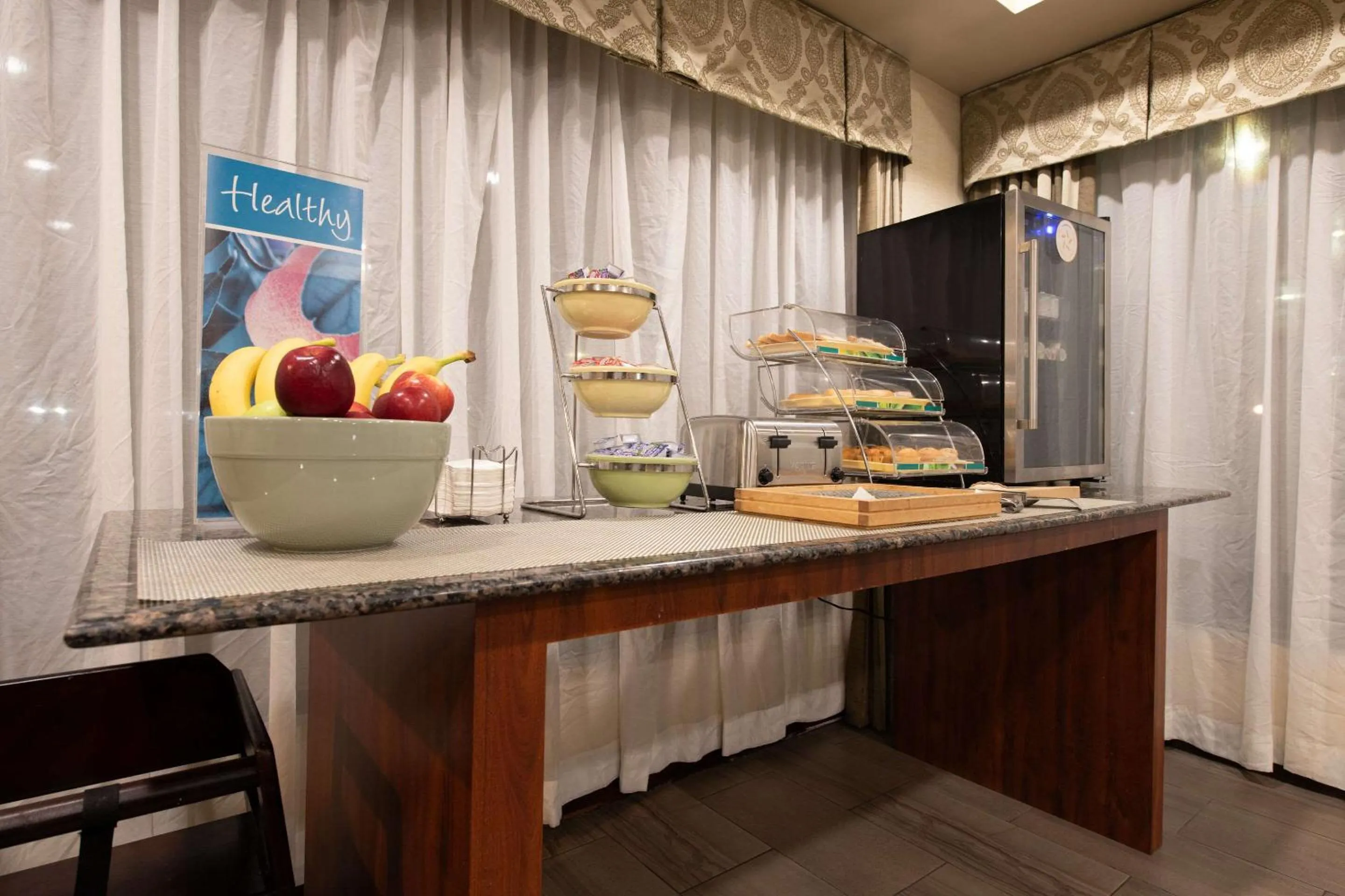 Breakfast in Quality Inn Monroe