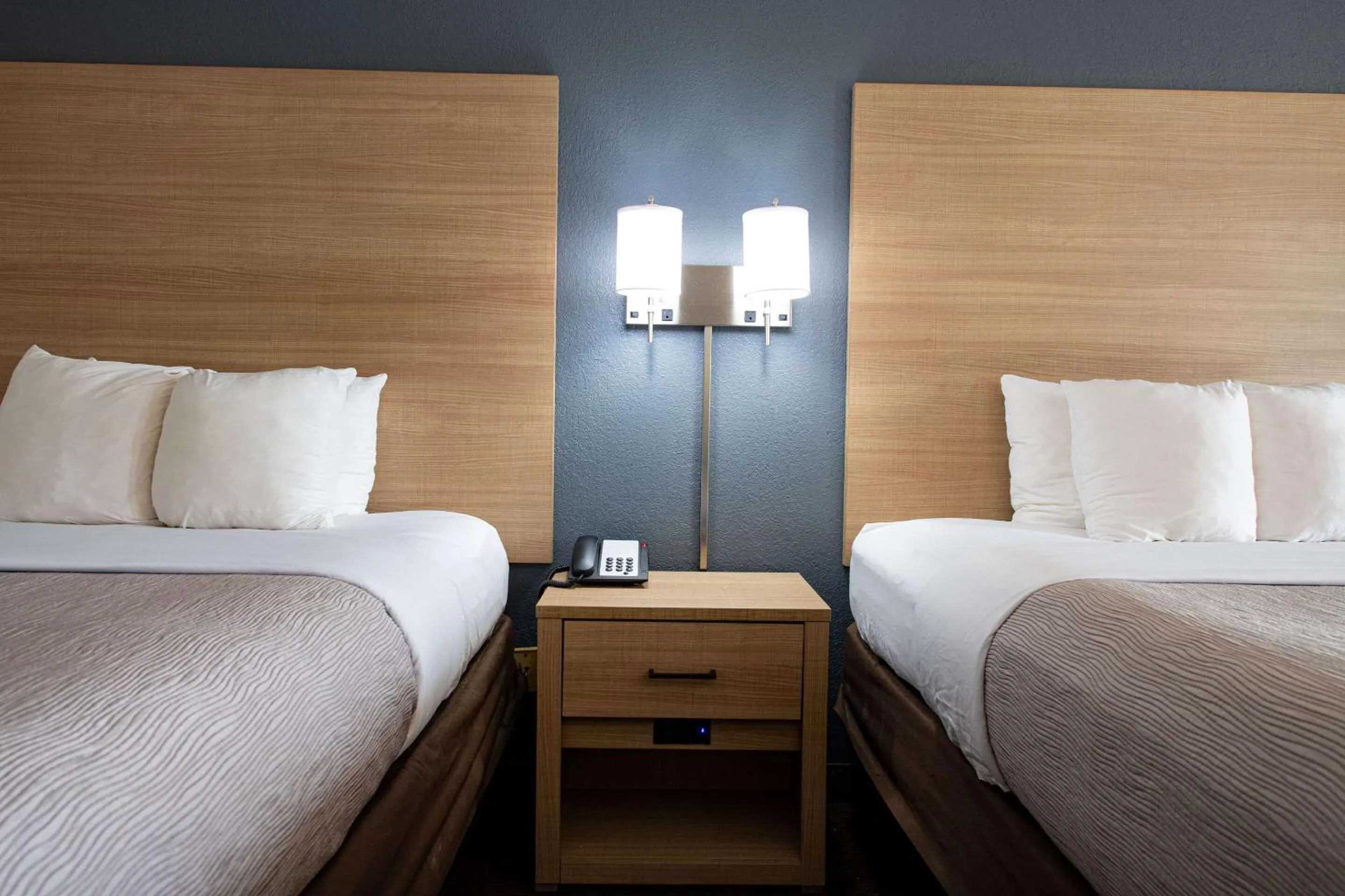 Bedroom, Bed in Quality Inn Monroe