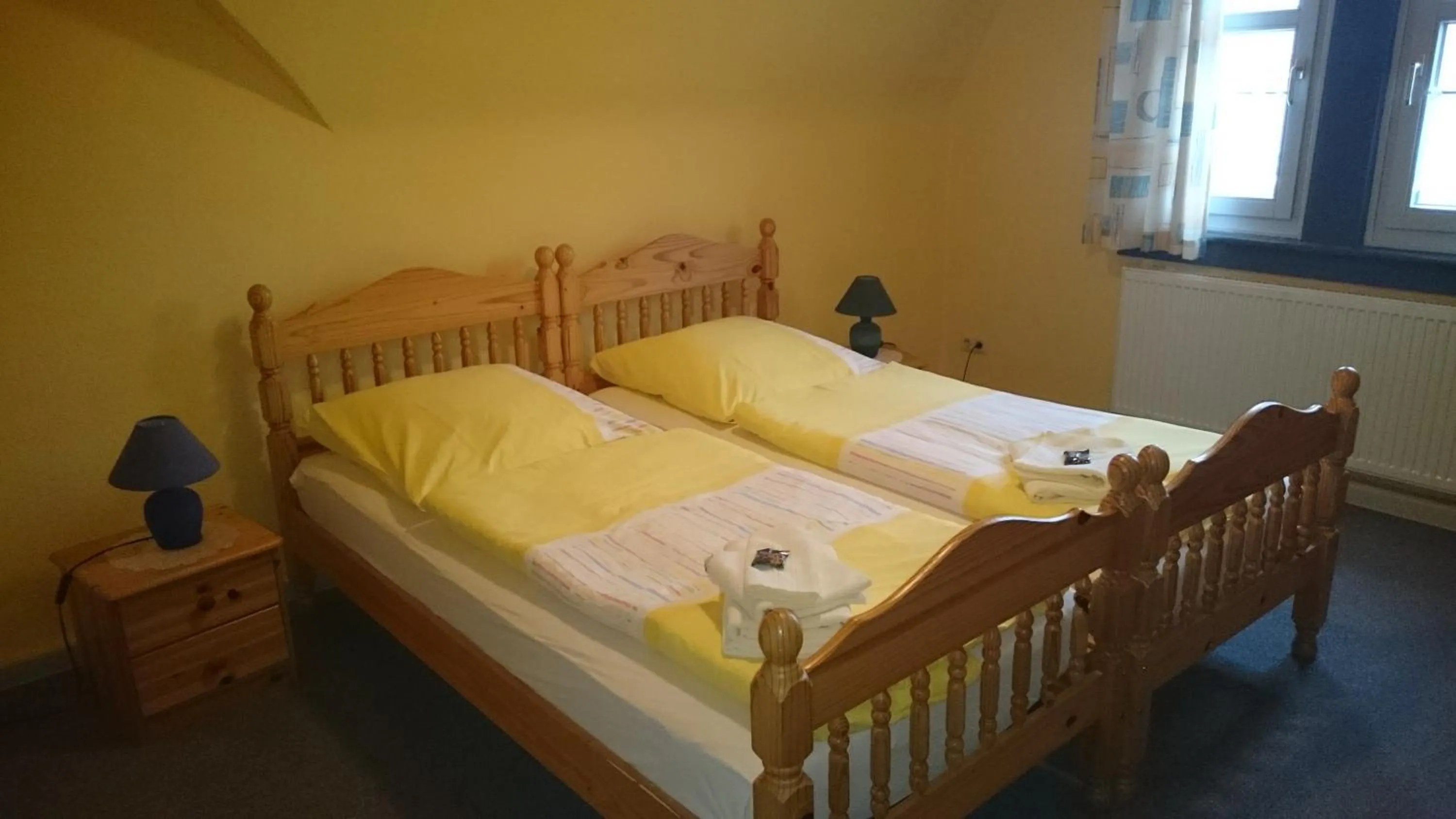 Bed in Gaststätte und Pension Felsenthal