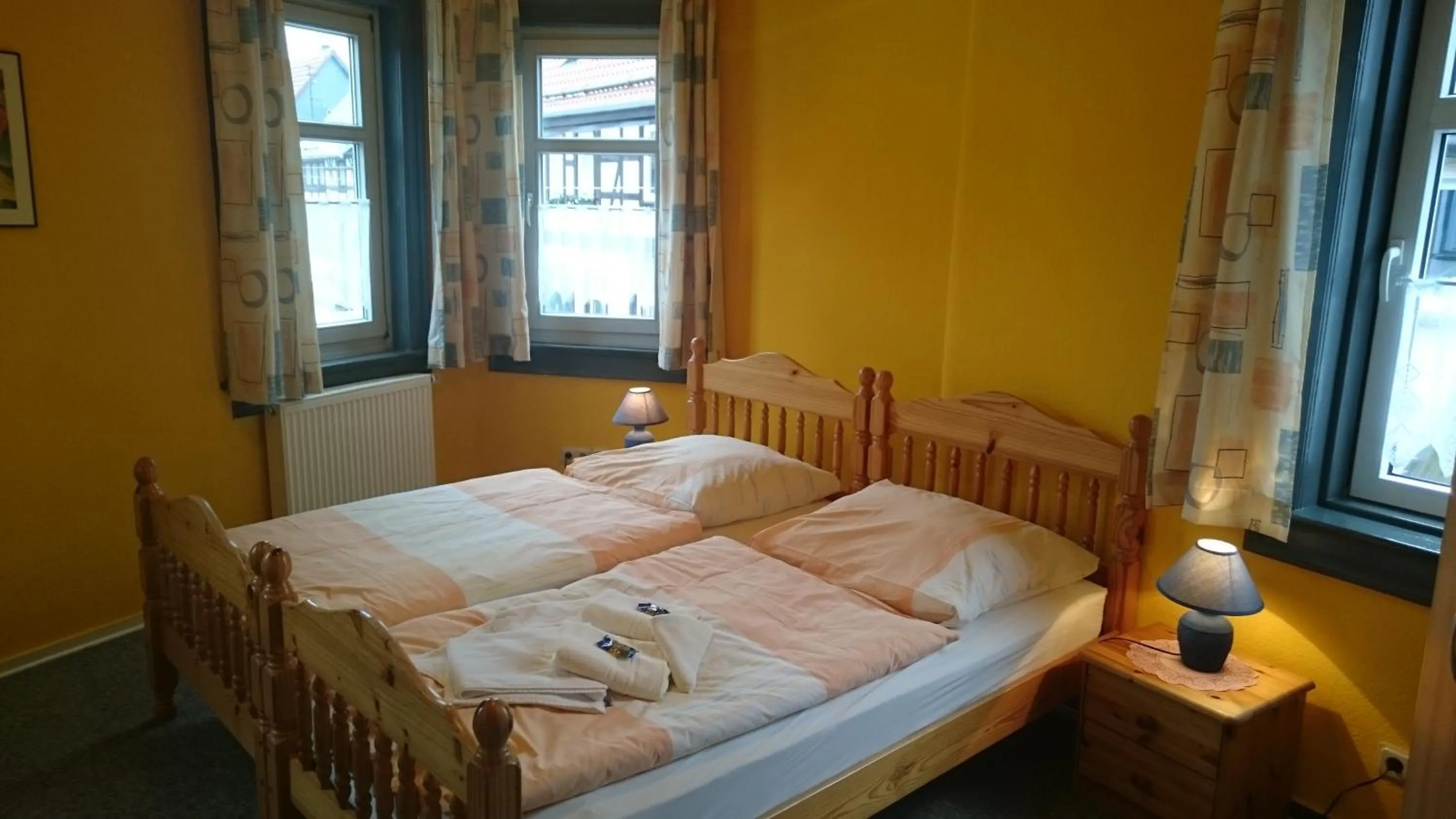 Bed in Gaststätte und Pension Felsenthal