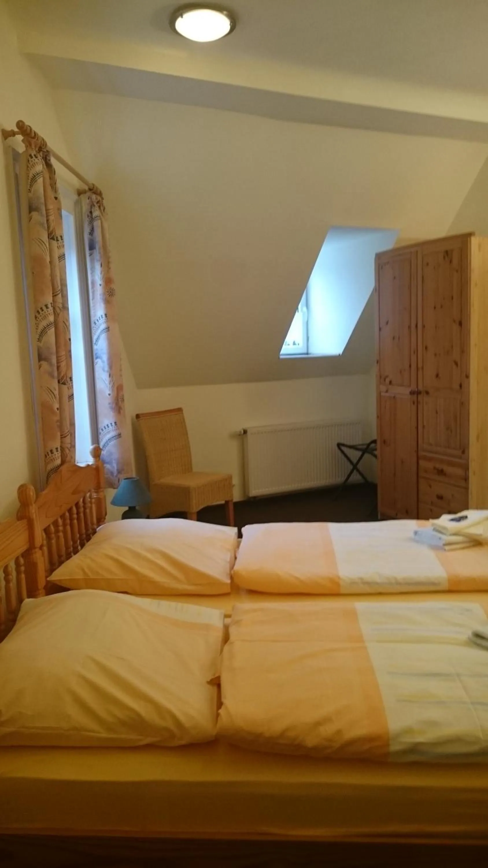 Bed in Gaststätte und Pension Felsenthal