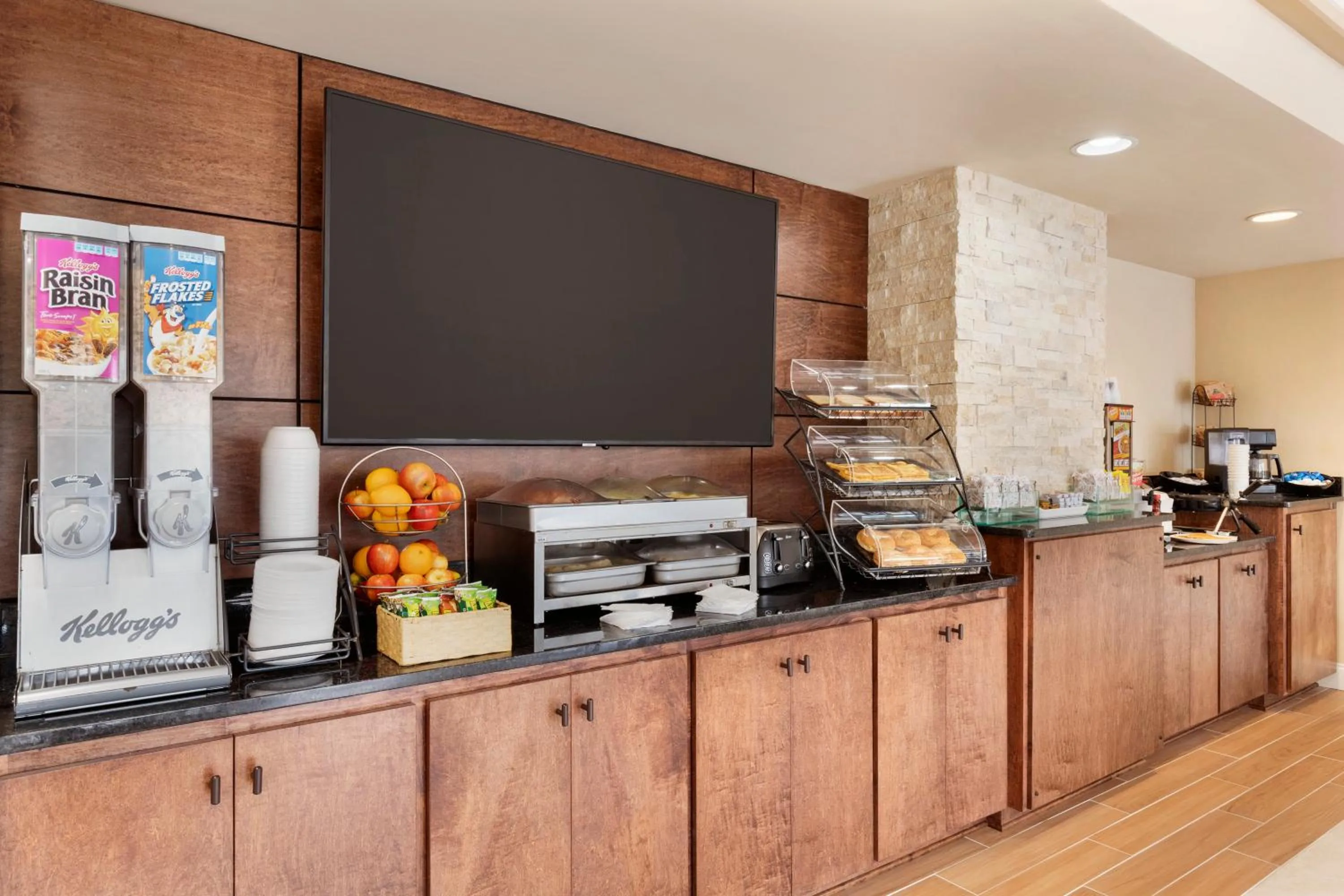 Coffee/tea facilities in Baymont by Wyndham Augusta West