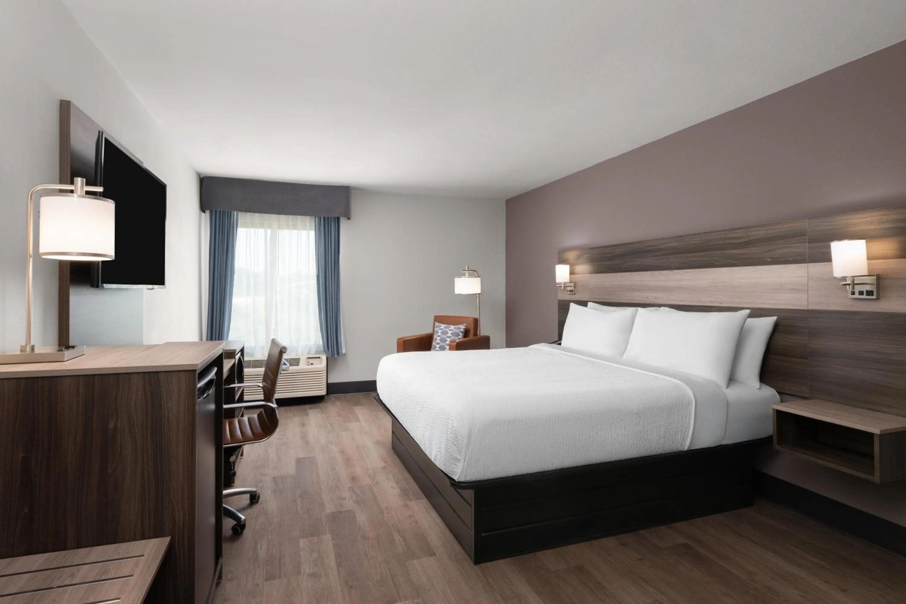 Bed in Garner Hotel Augusta West by IHG