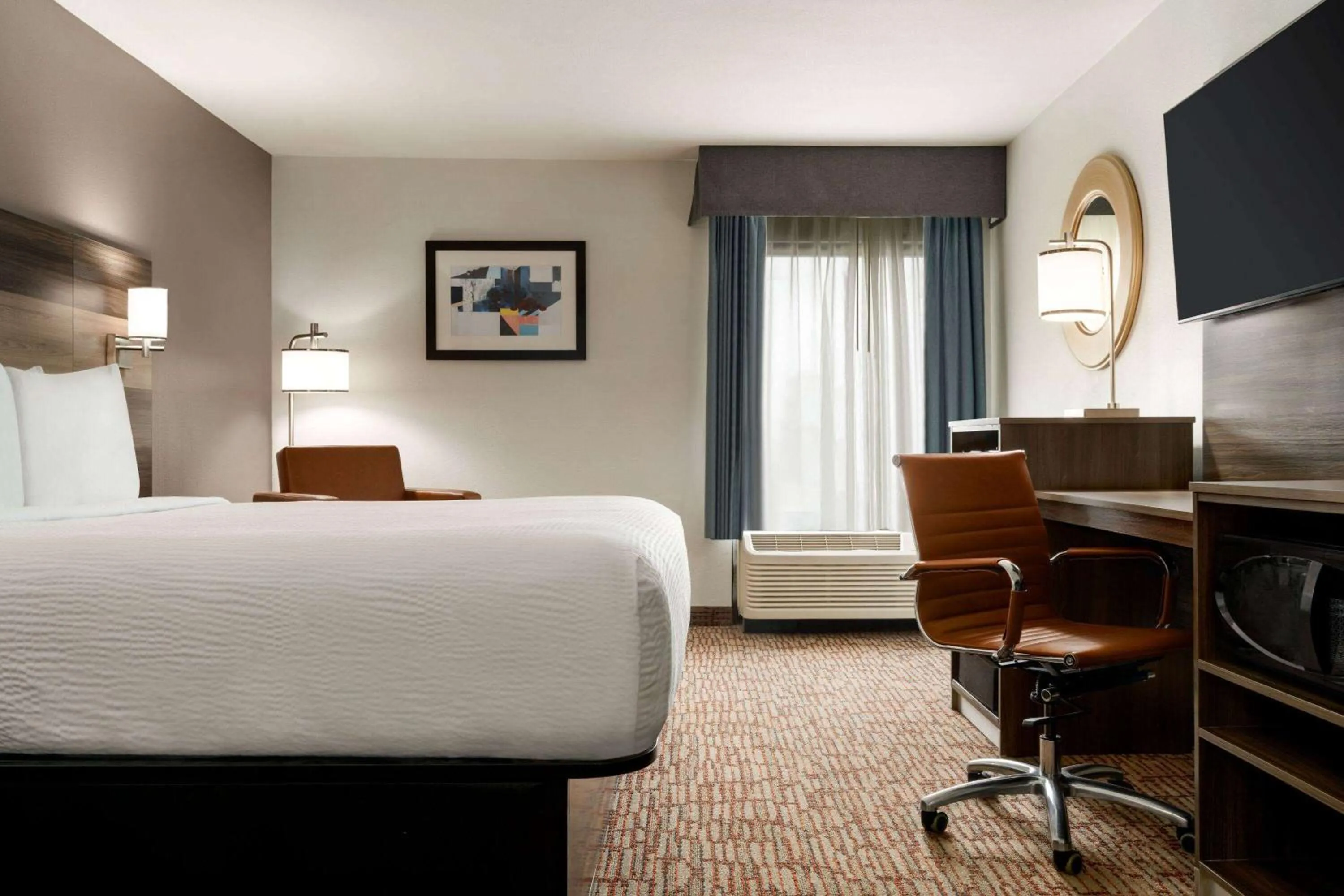 Photo of the whole room, Bed in Baymont by Wyndham Augusta West