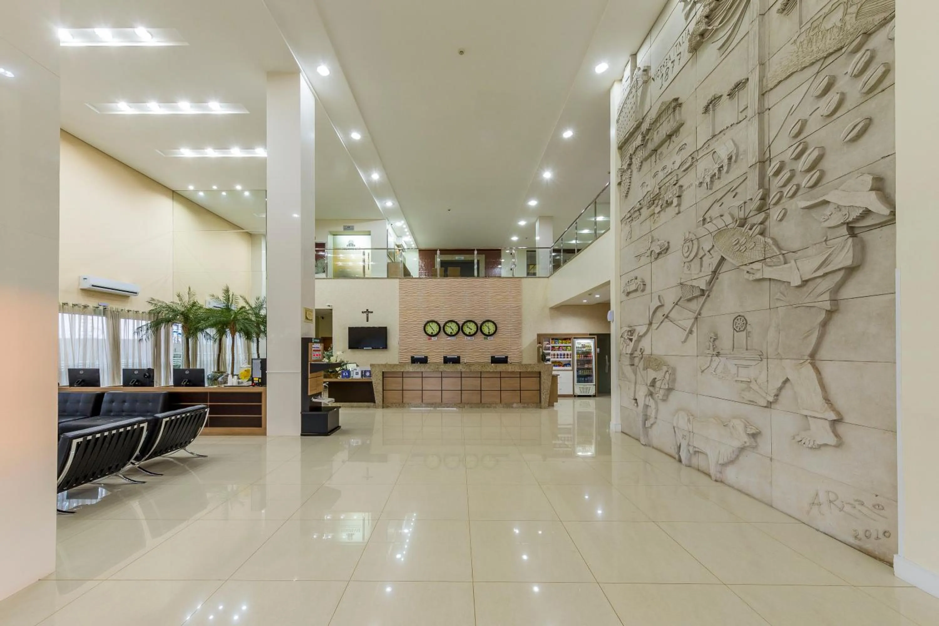 Lobby or reception in Hotel Thomasi Express