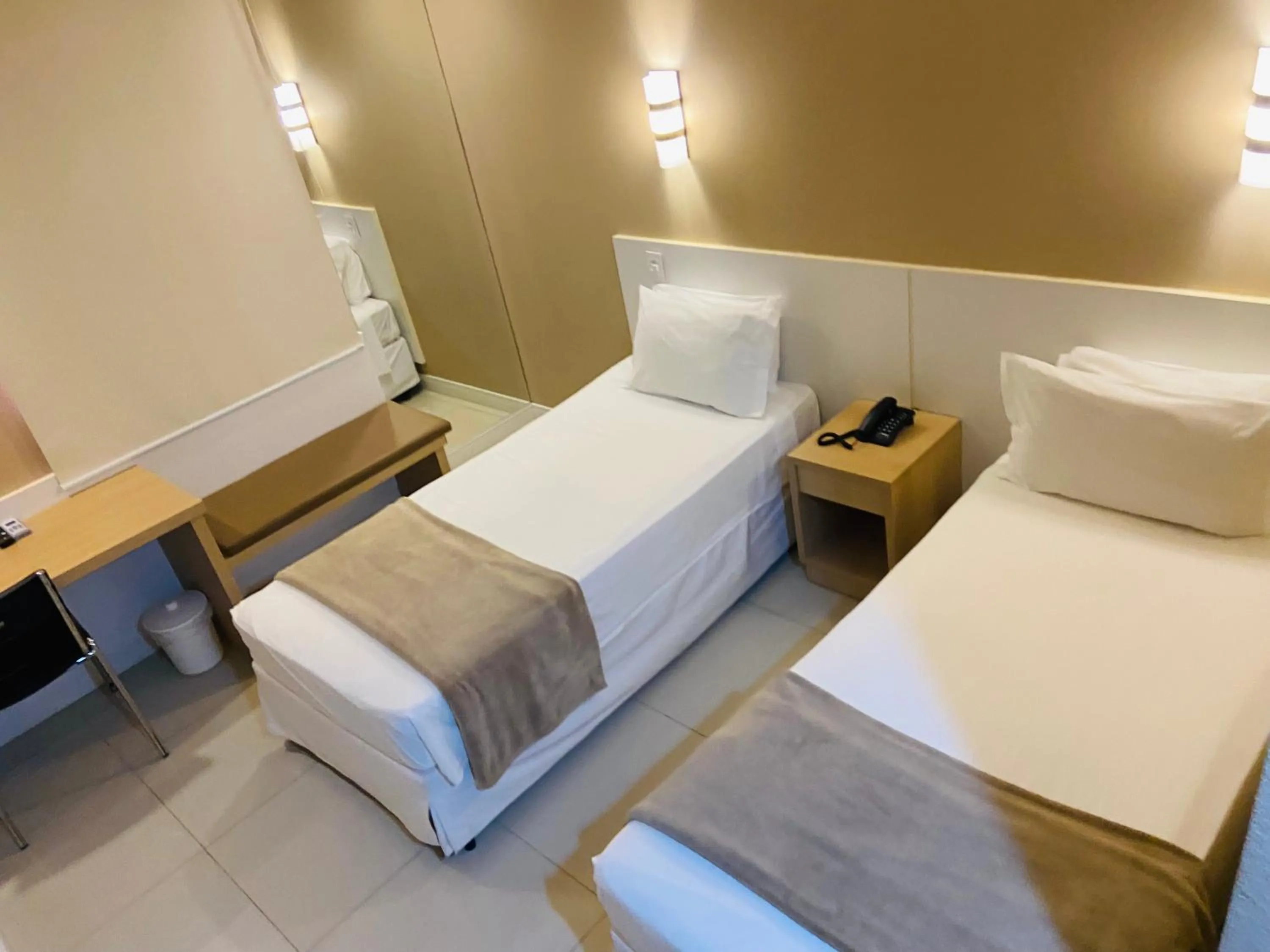 Bedroom, Bed in Hotel Thomasi Express