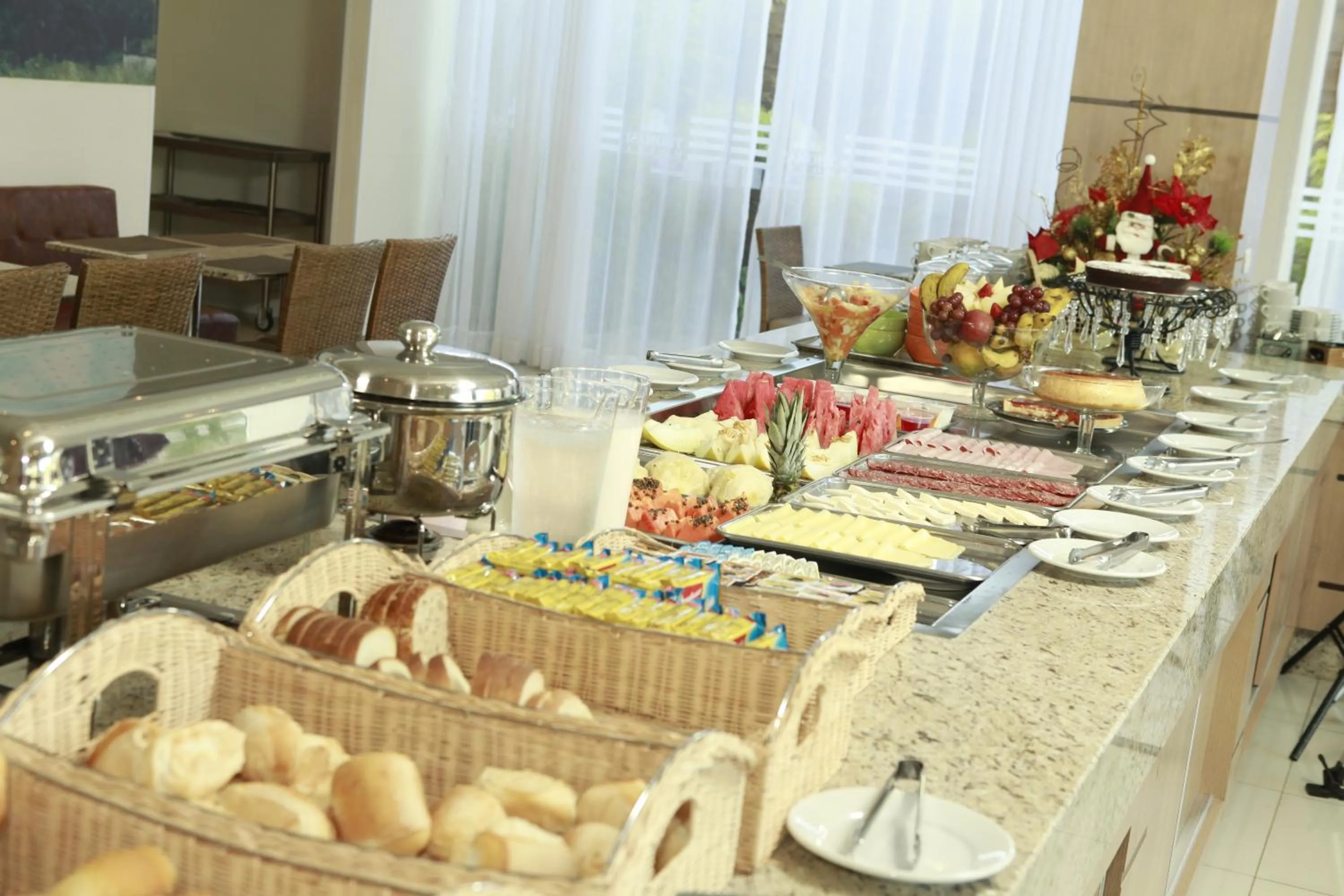 Breakfast in Hotel Thomasi Express