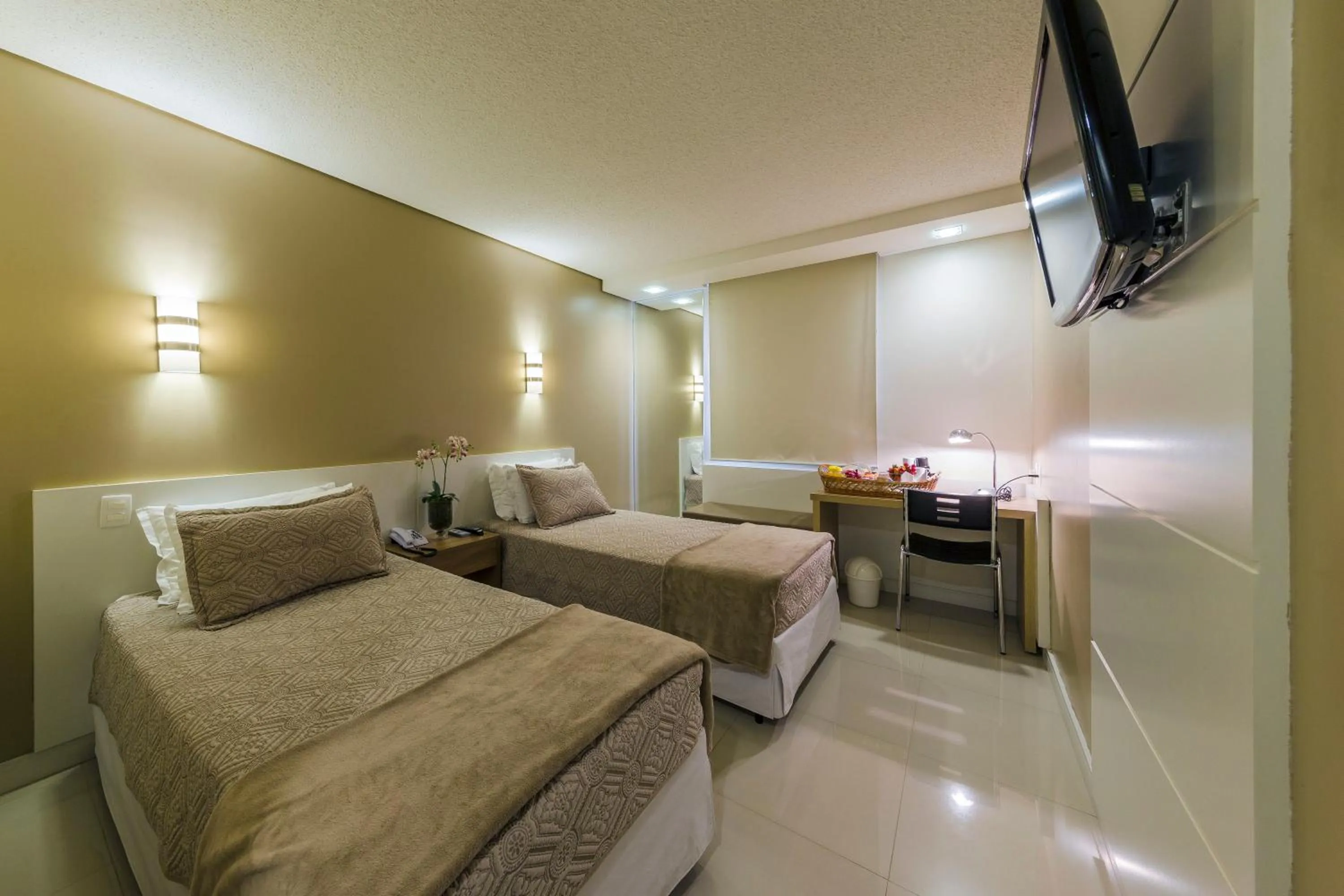 Bed in Hotel Thomasi Express