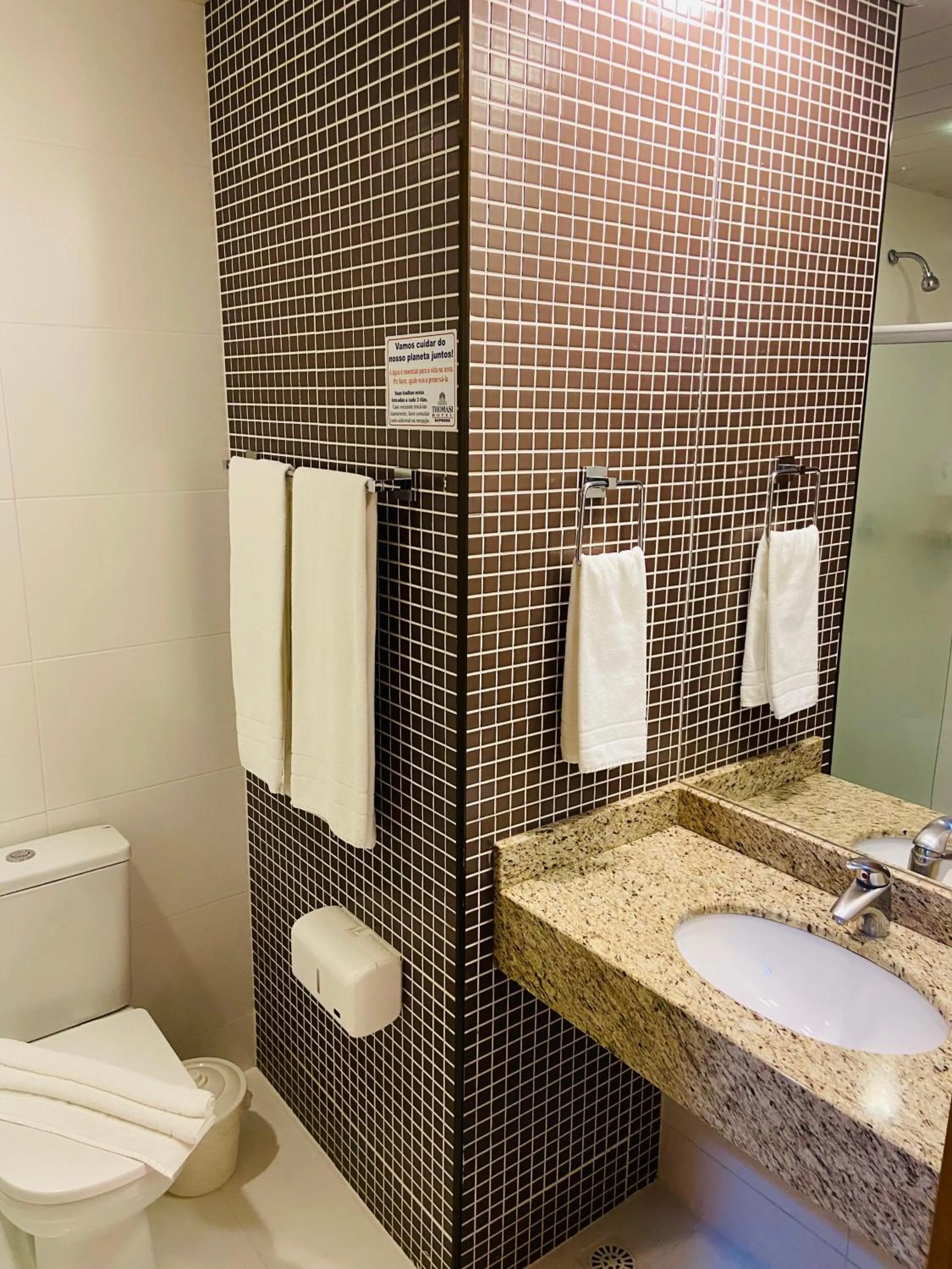 Bathroom in Hotel Thomasi Express