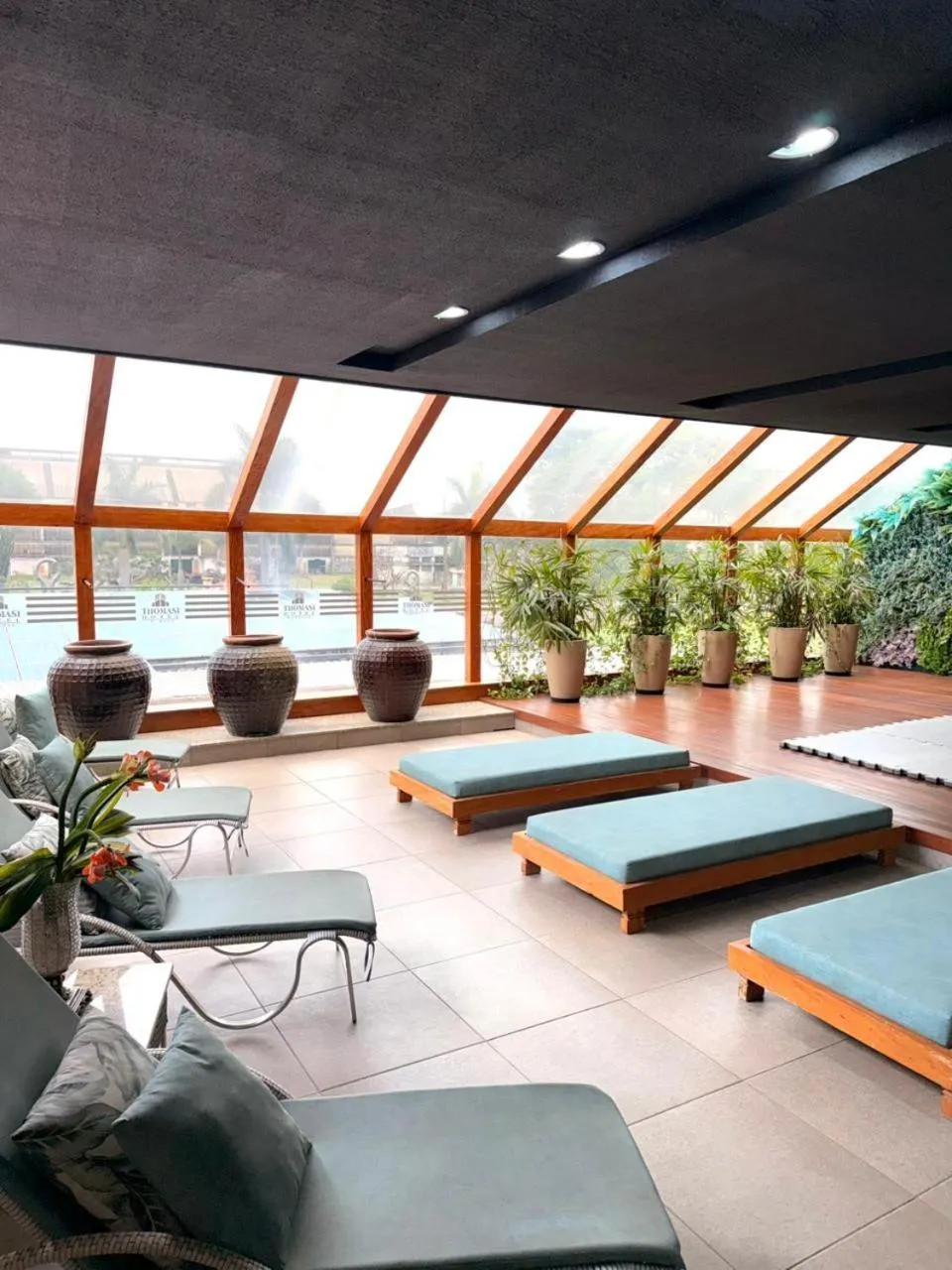 Seating area in Hotel Thomasi Express