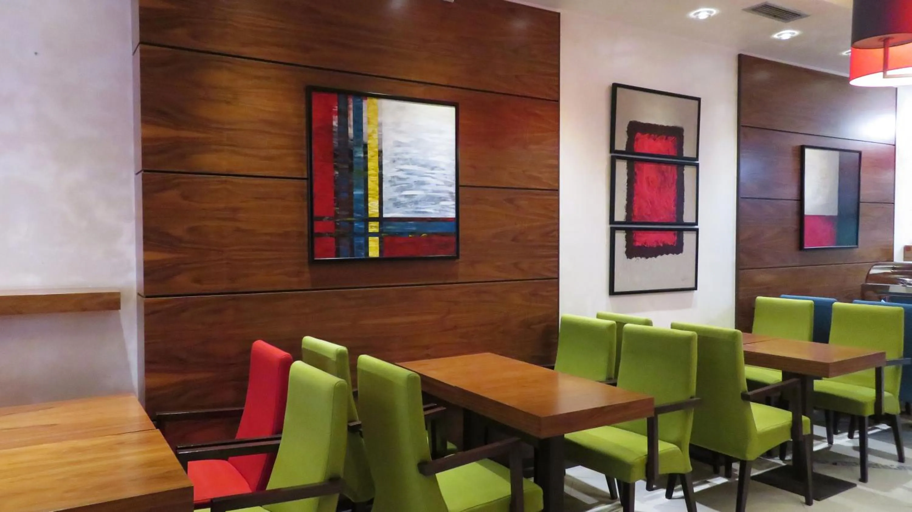 Restaurant/places to eat in Hotel Marshal Garni