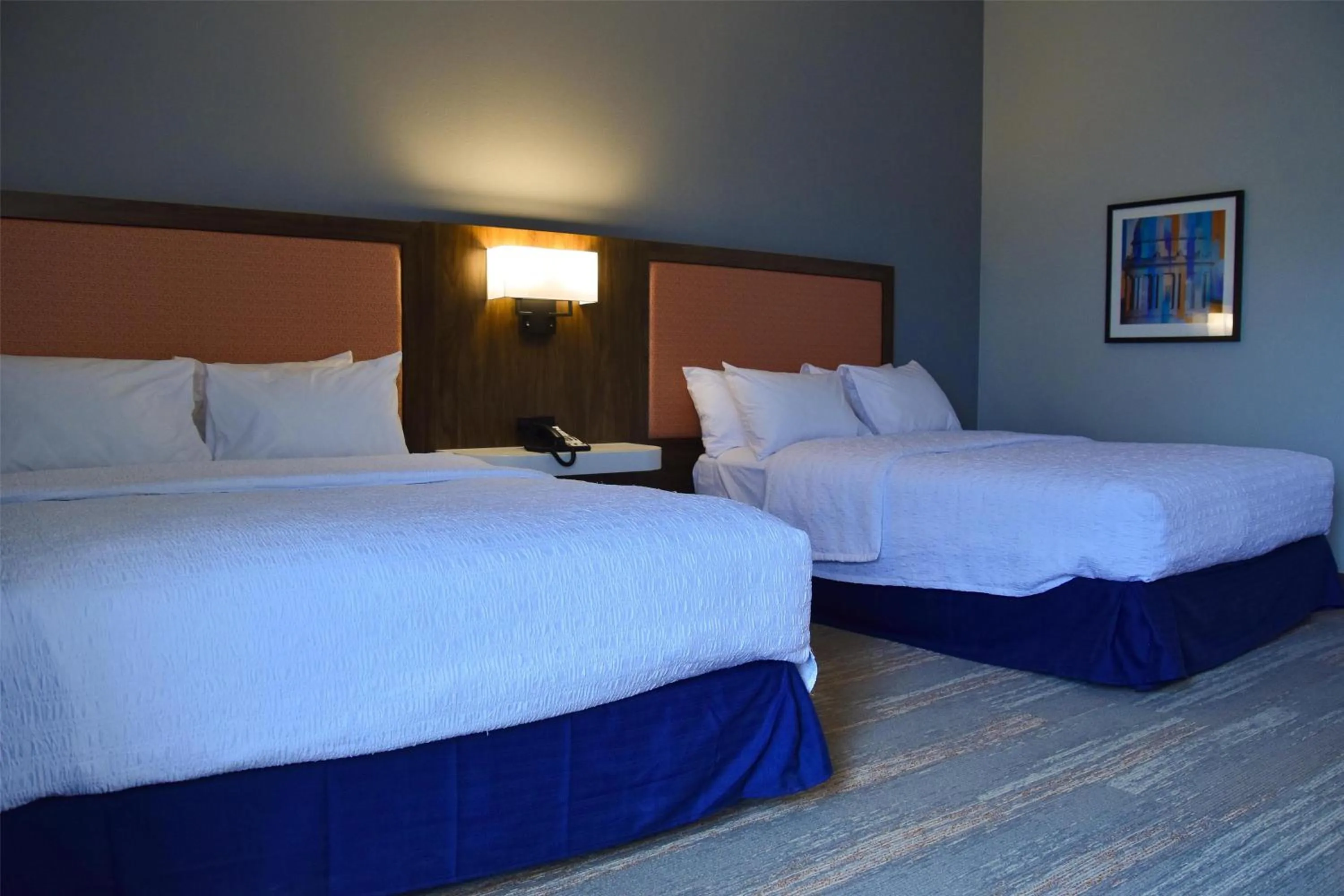 Bed in Hampton Inn Frankfort