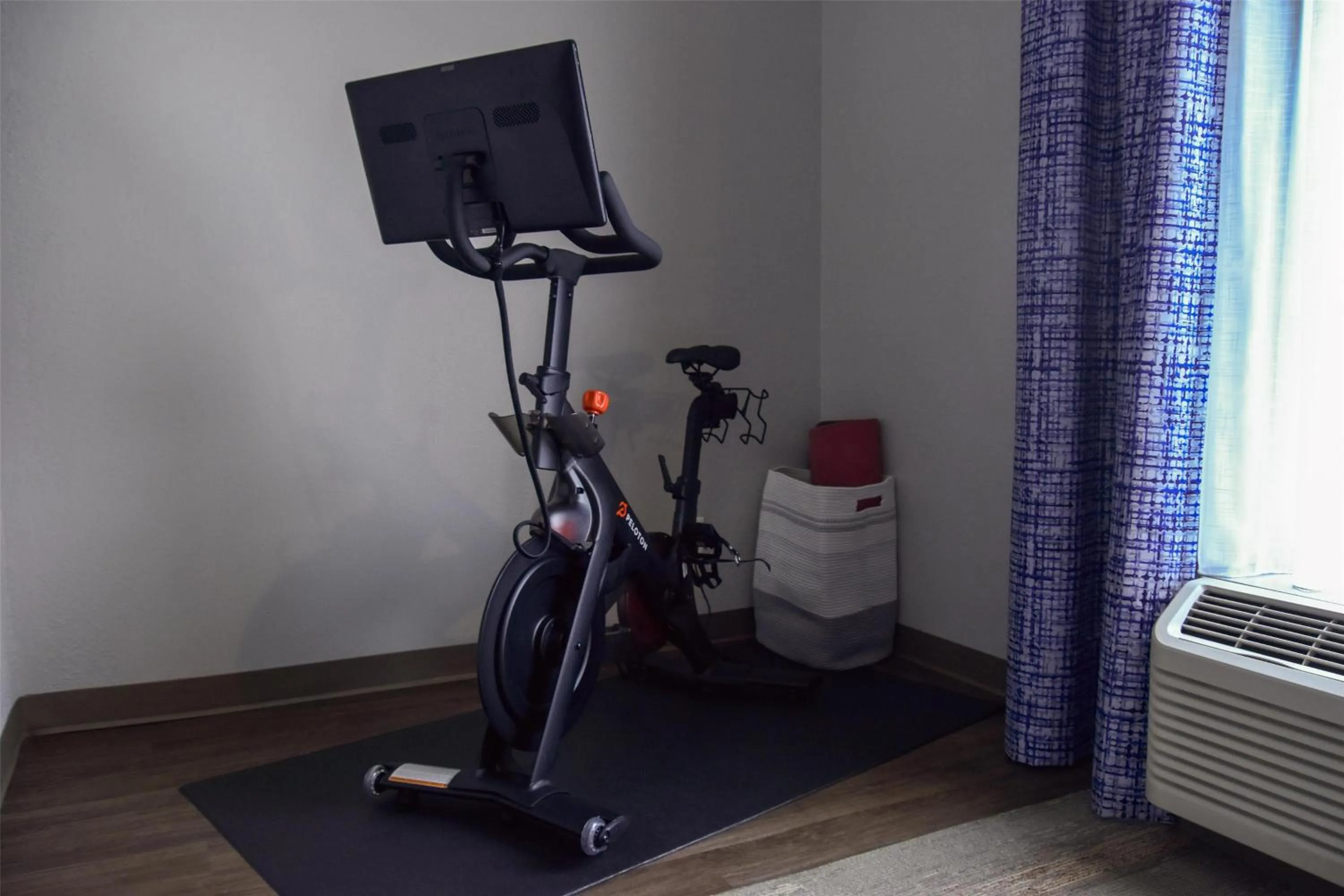 Photo of the whole room in Hampton Inn Frankfort