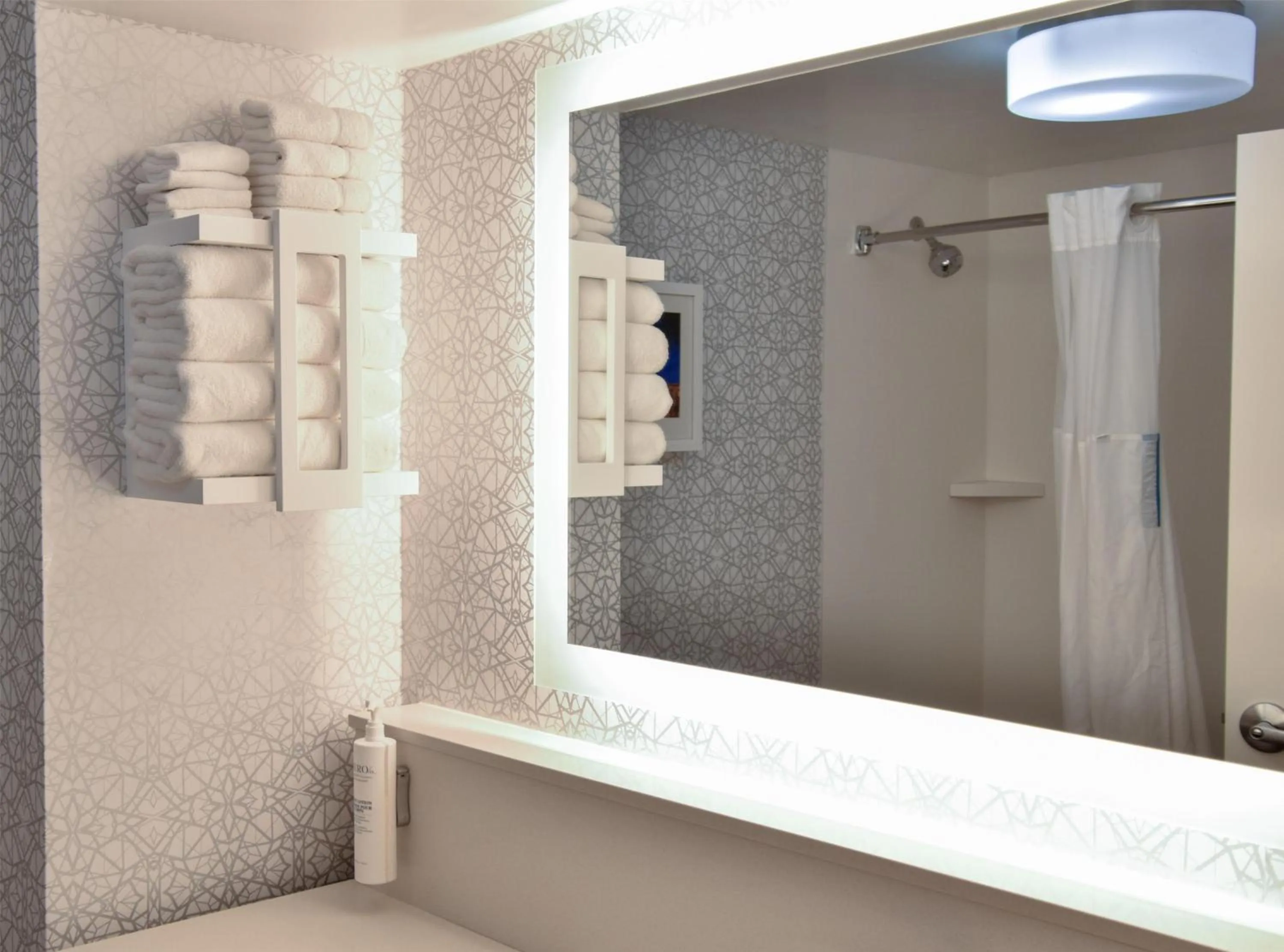 Bathroom in Hampton Inn Frankfort