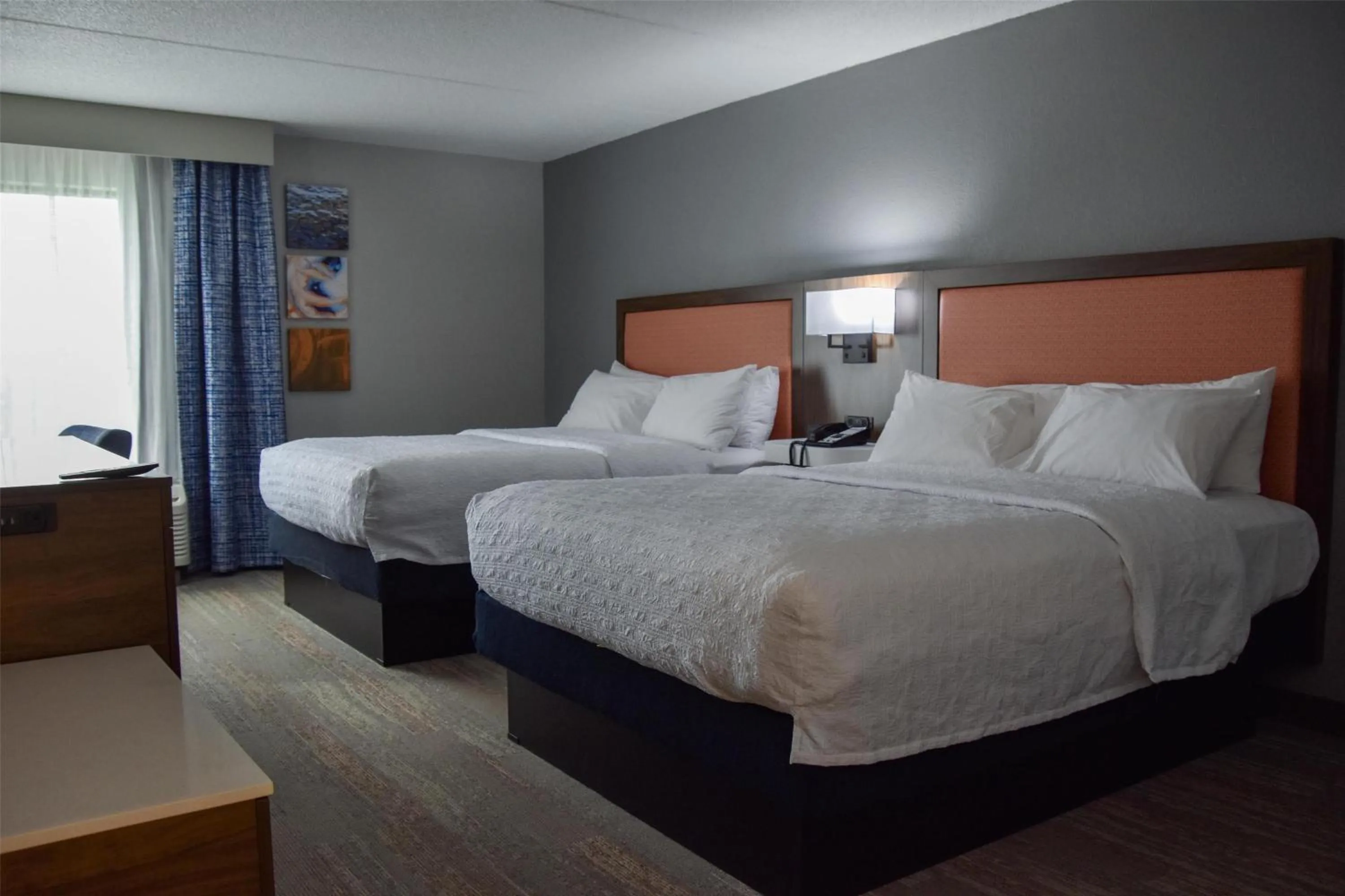 Bed in Hampton Inn Frankfort