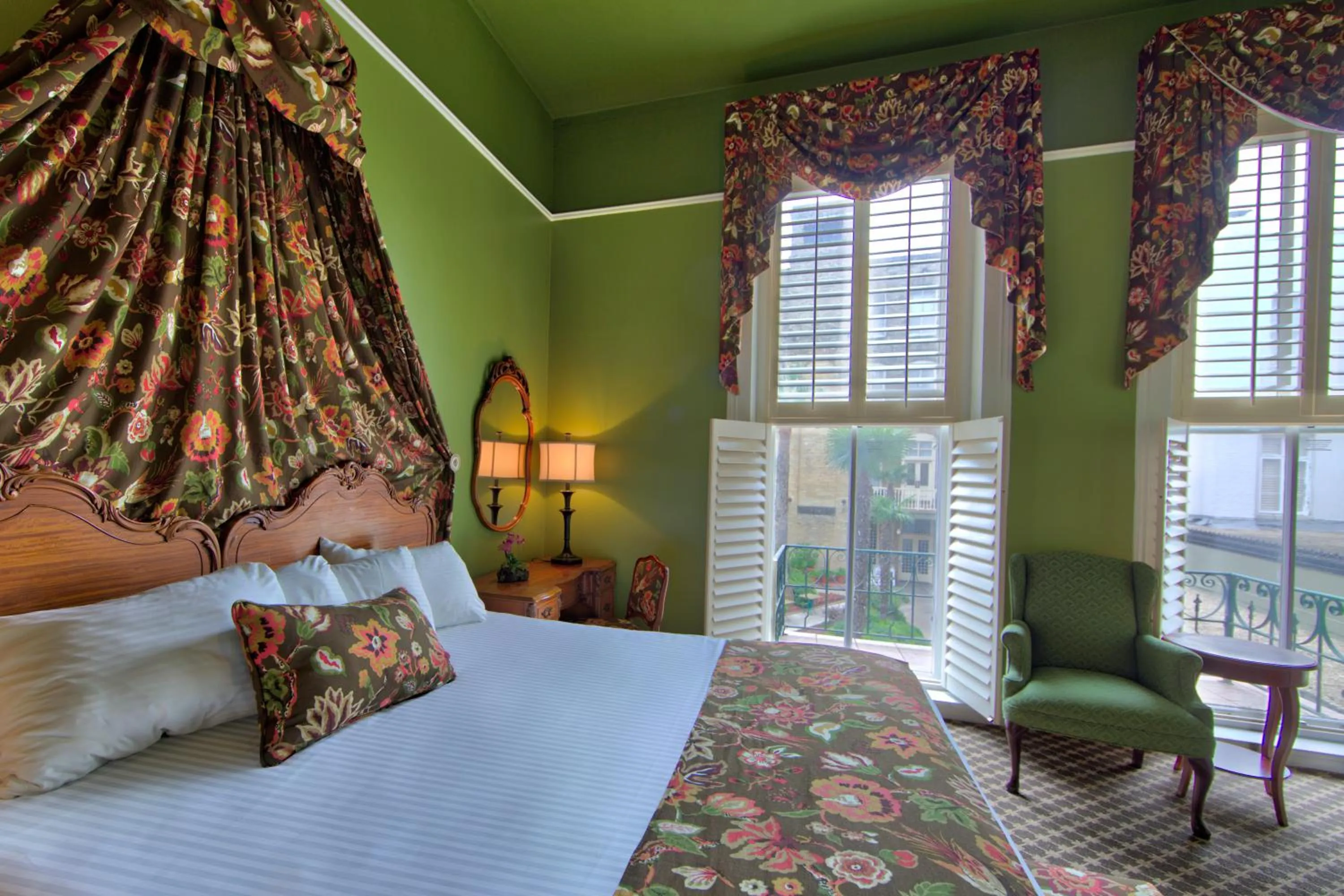 Bedroom in Menger Hotel