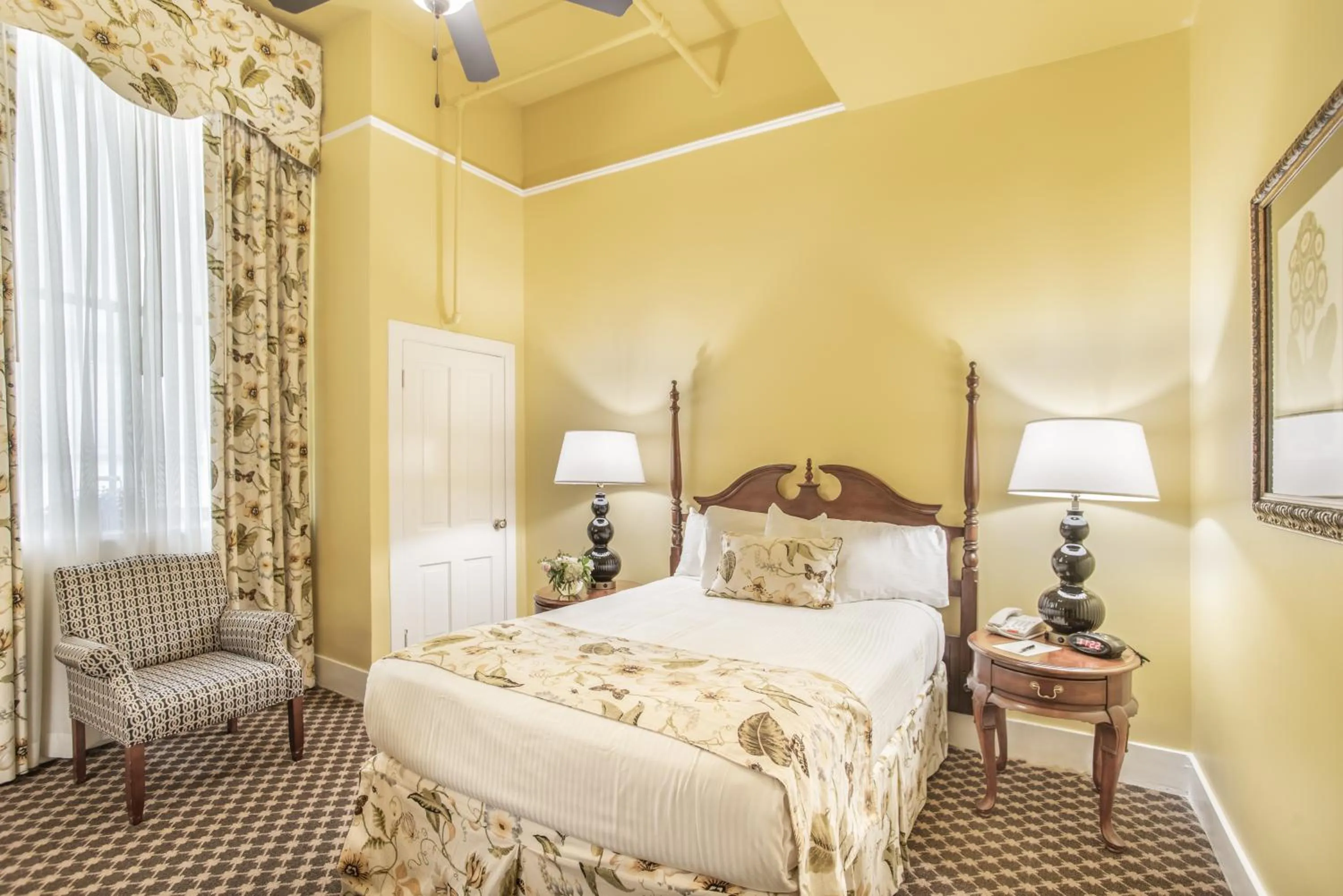 Bedroom in Menger Hotel