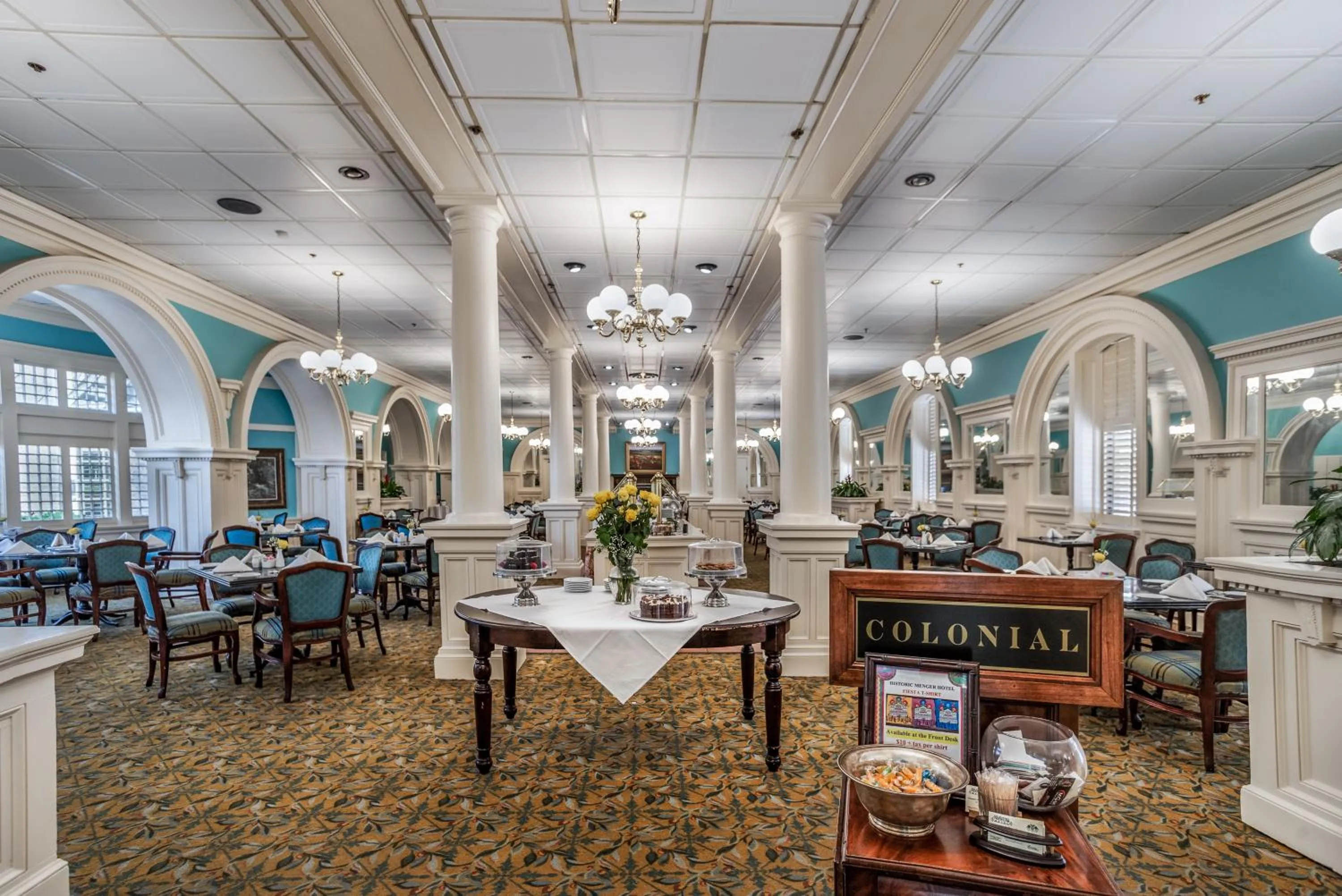 Restaurant/places to eat in Menger Hotel