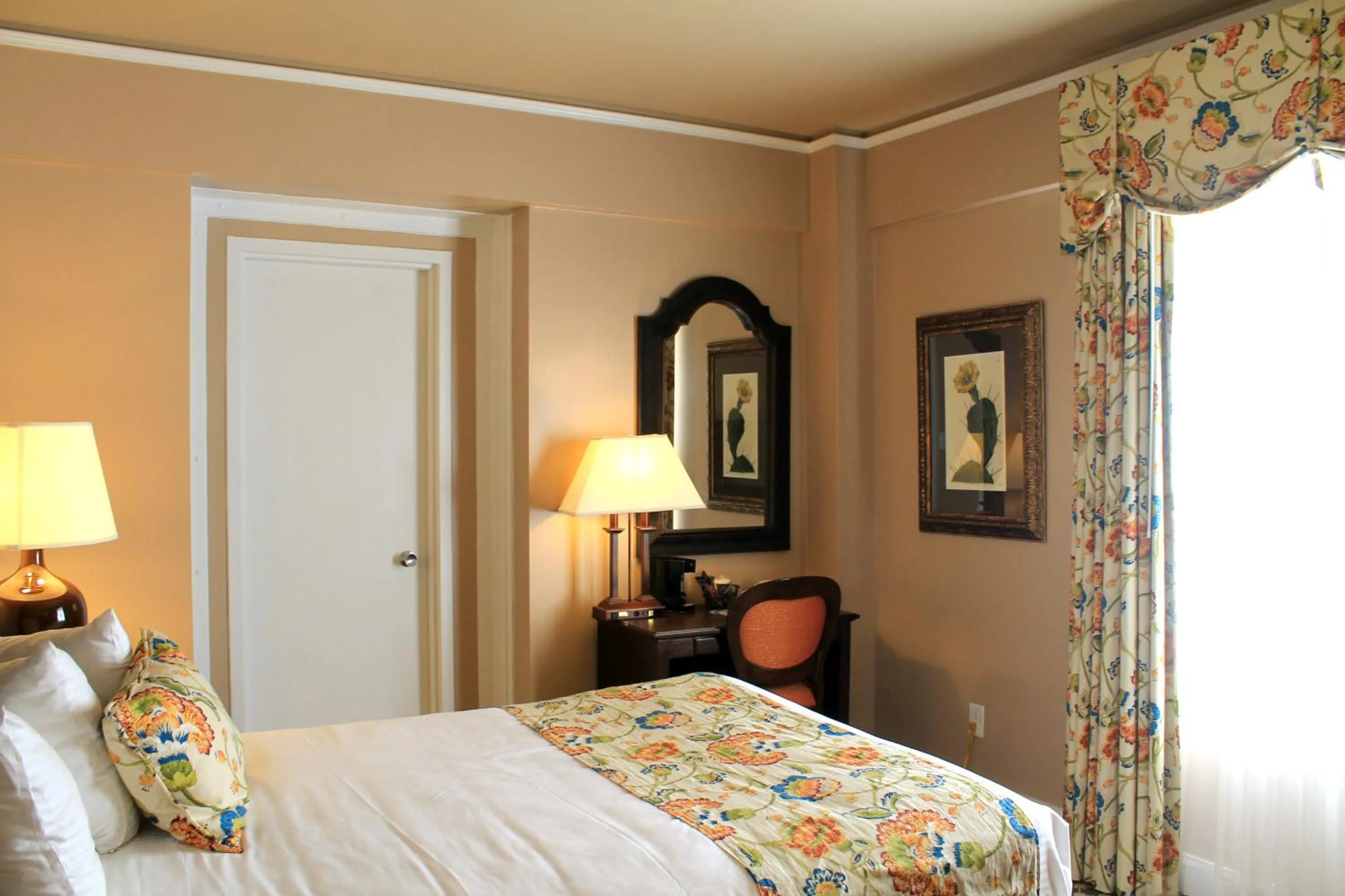 Bedroom in Menger Hotel