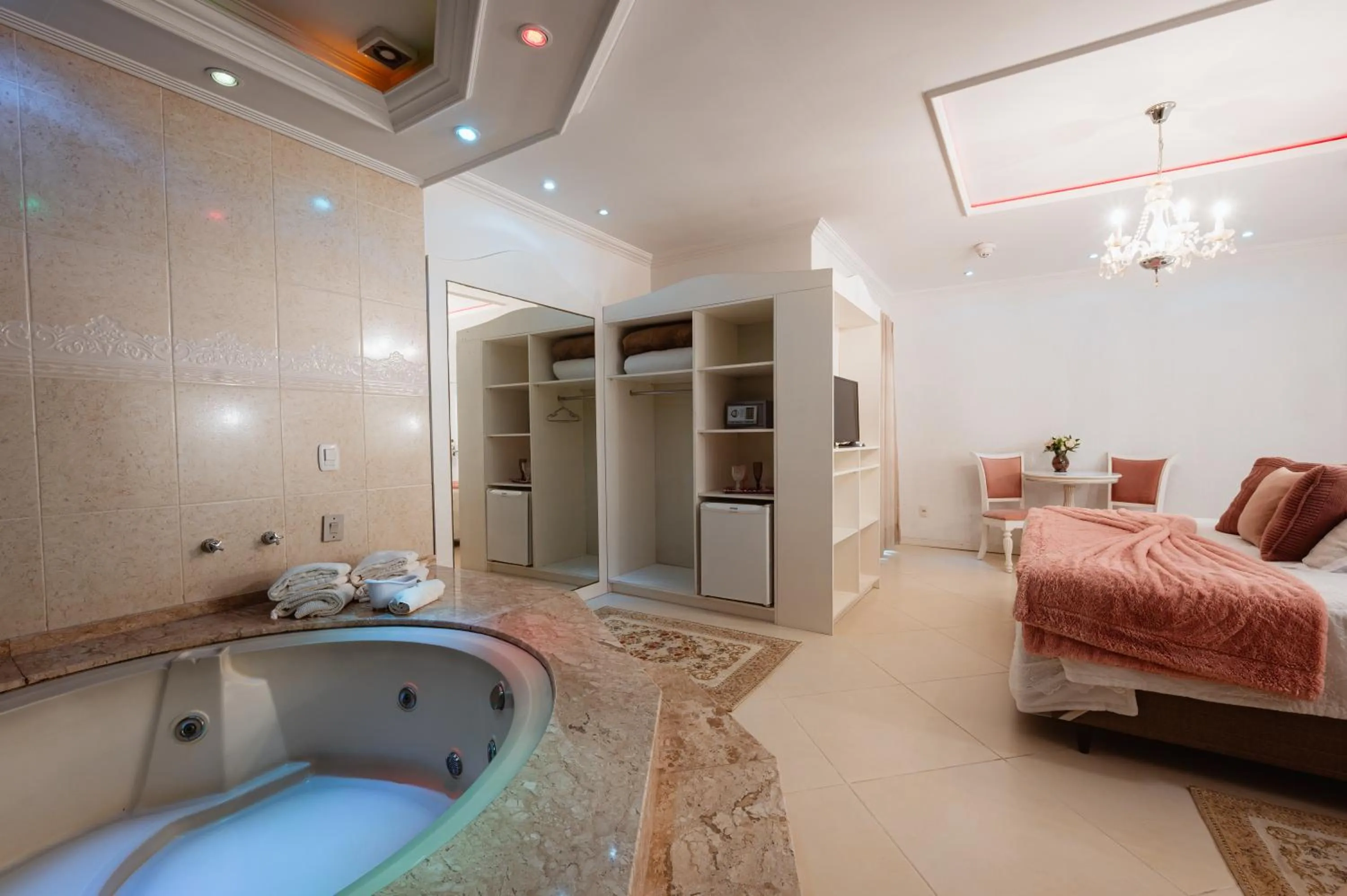 Hot Tub, Bed in Pousada dos Anjos