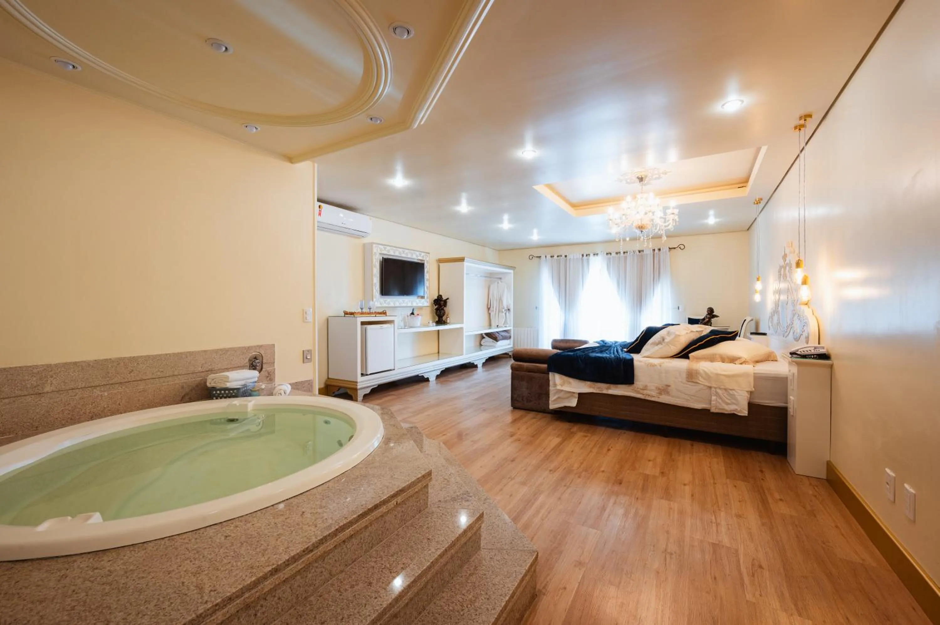 Hot Tub, Bed in Pousada dos Anjos