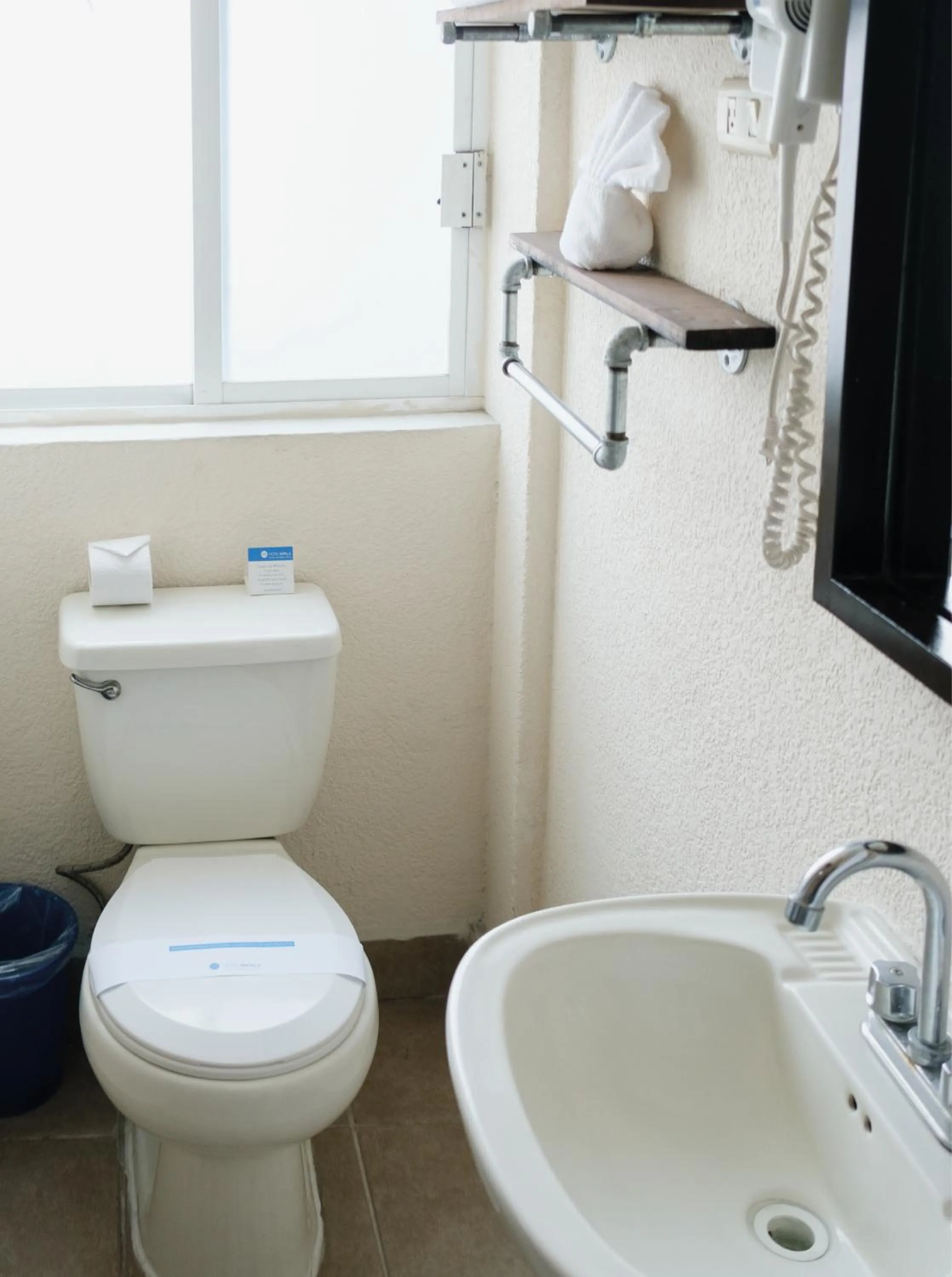 Bathroom in Hi Hotel Impala Queretaro