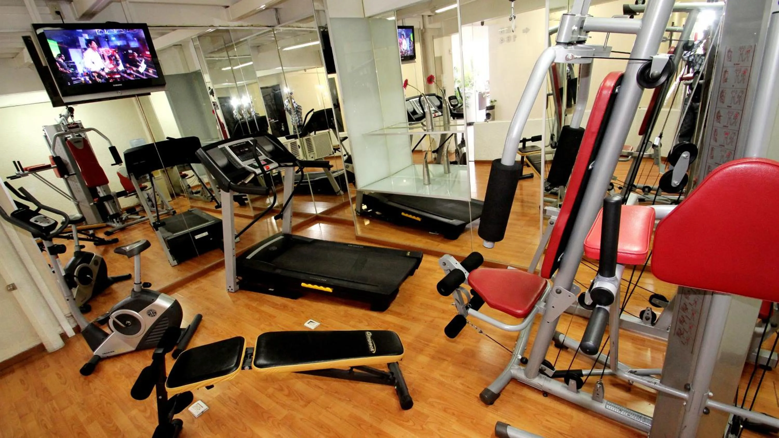 Fitness centre/facilities in Hi Hotel Impala Queretaro
