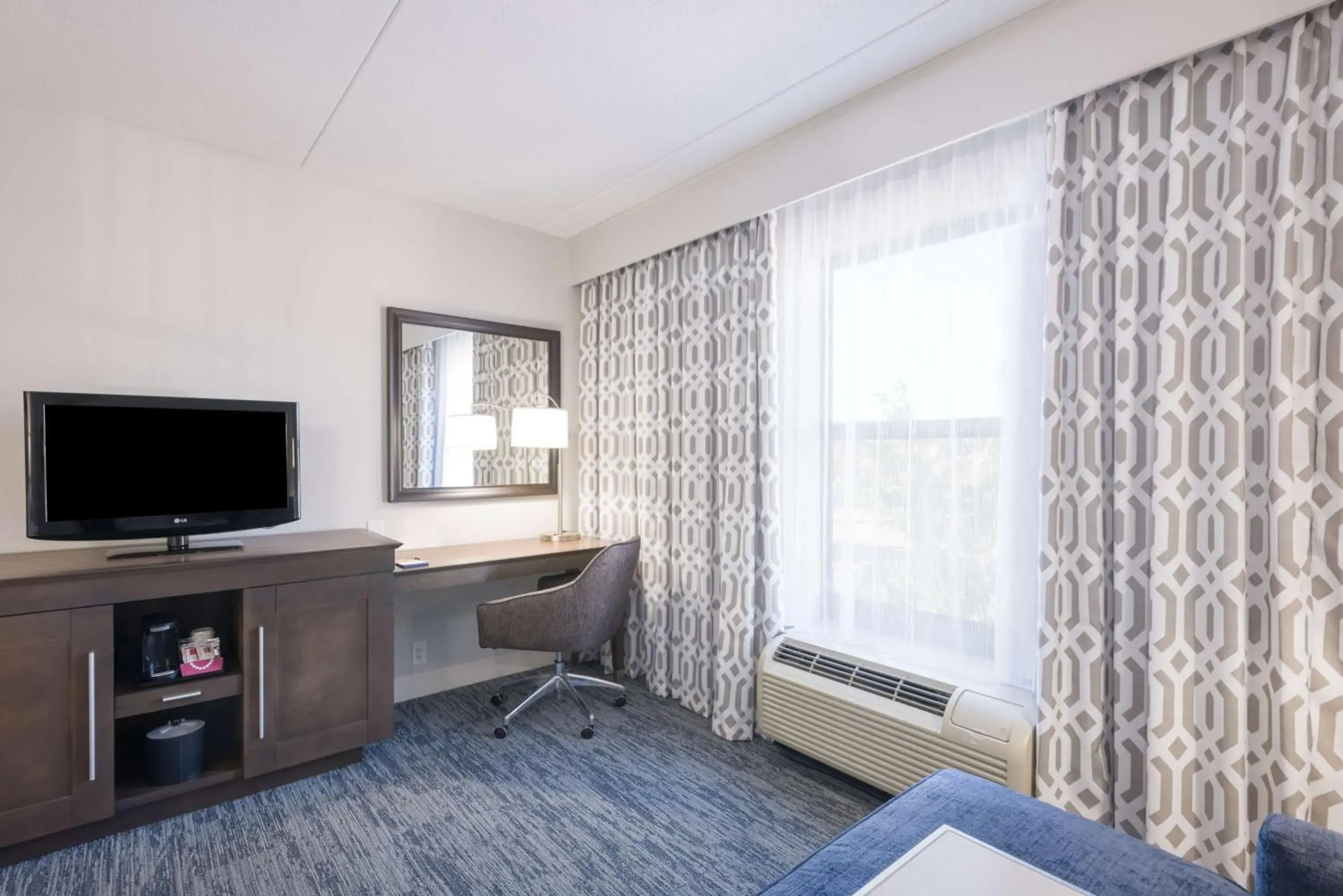 King Room - Non-Smoking in Hampton Inn Mount Airy King Room - Non-Smoking in Hampton Inn Mount Airy