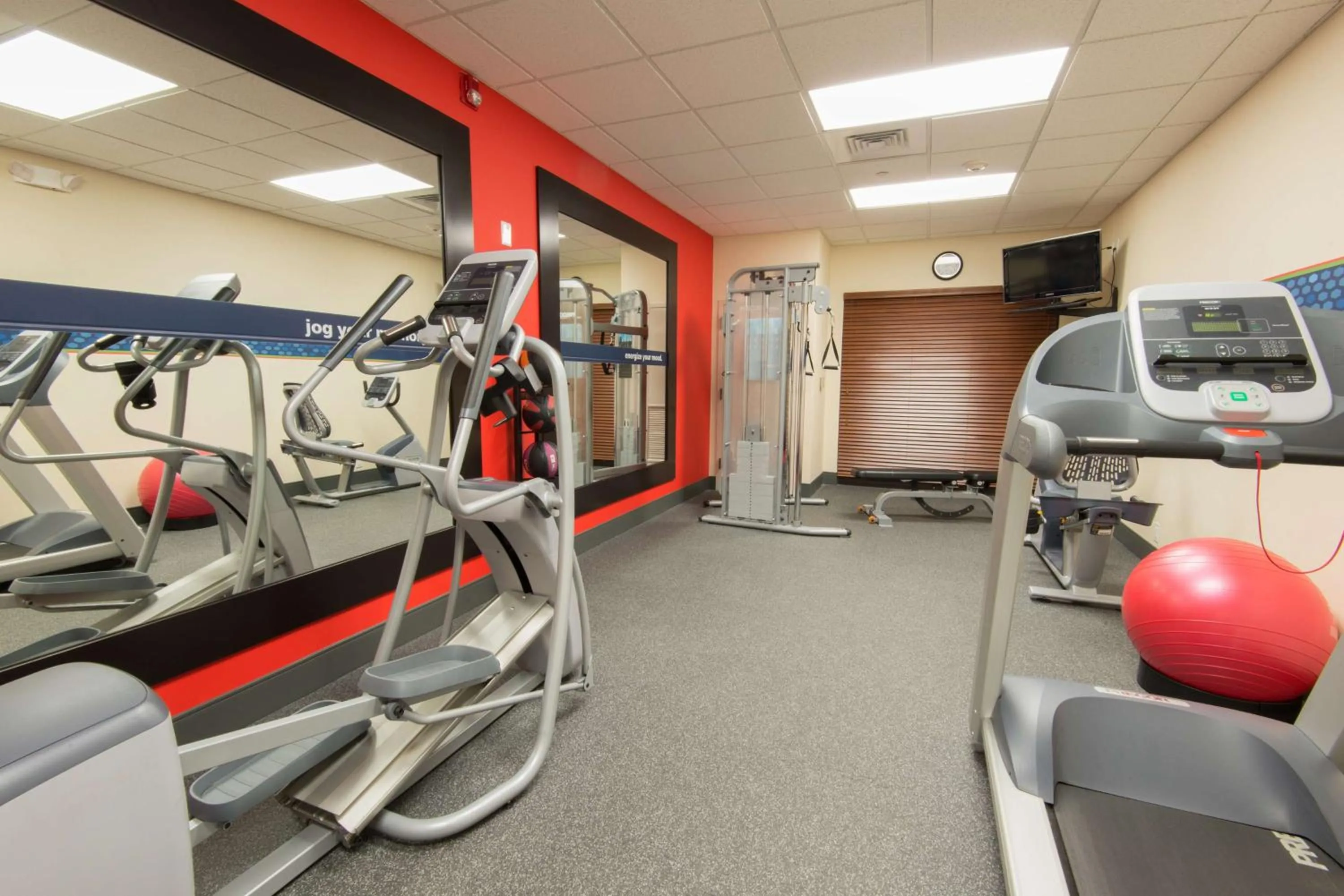 Fitness centre/facilities in Hampton Inn Mount Airy