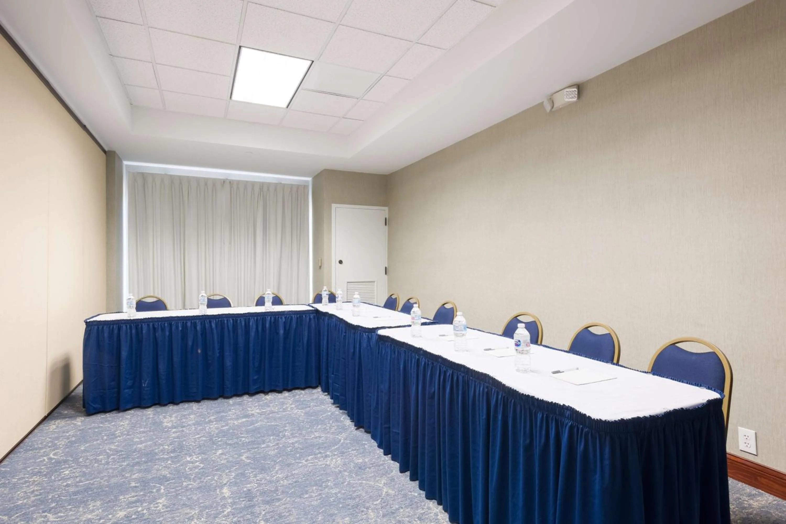 Meeting/conference room in Hampton Inn Mount Airy