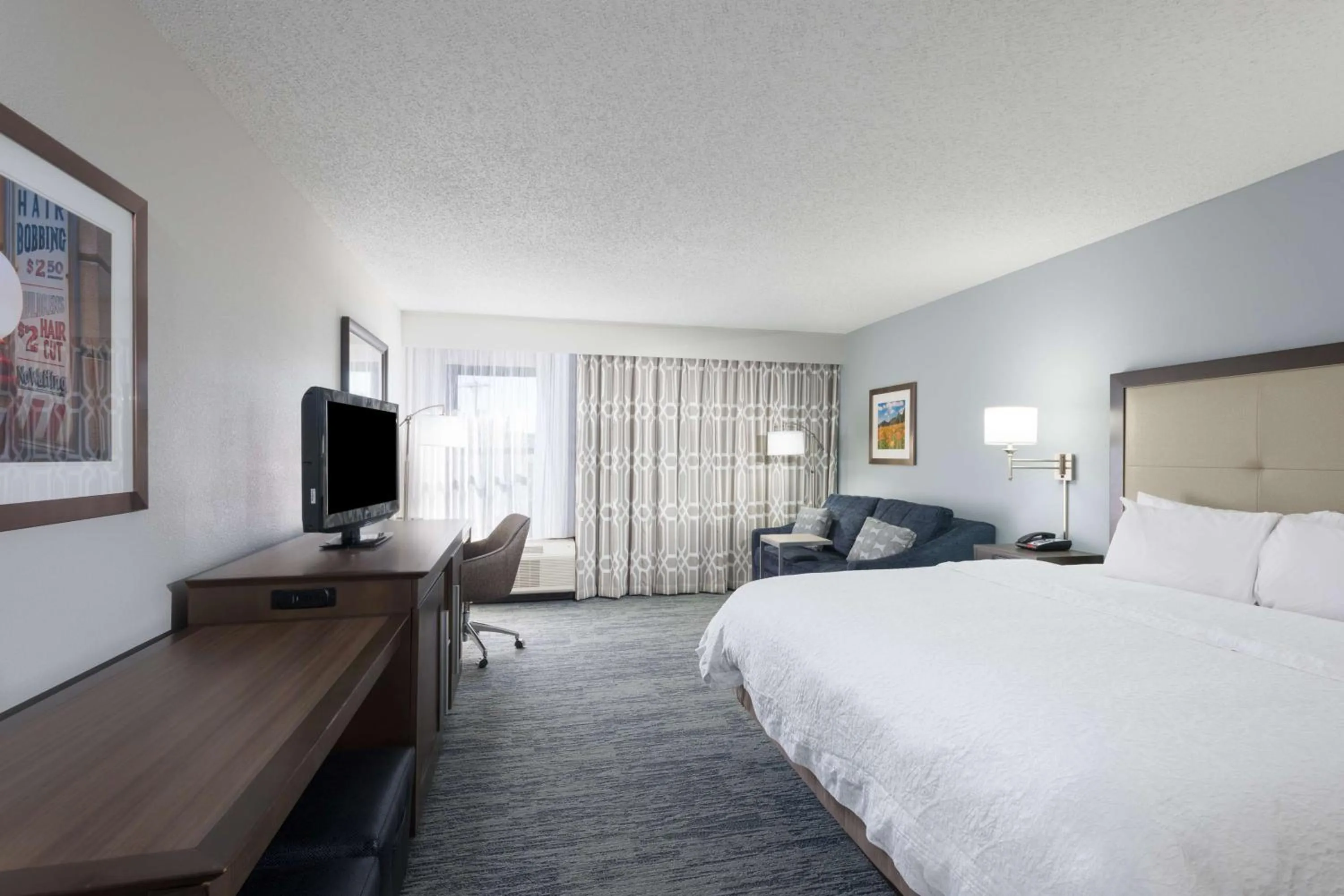 Bedroom, Bed in Hampton Inn Mount Airy