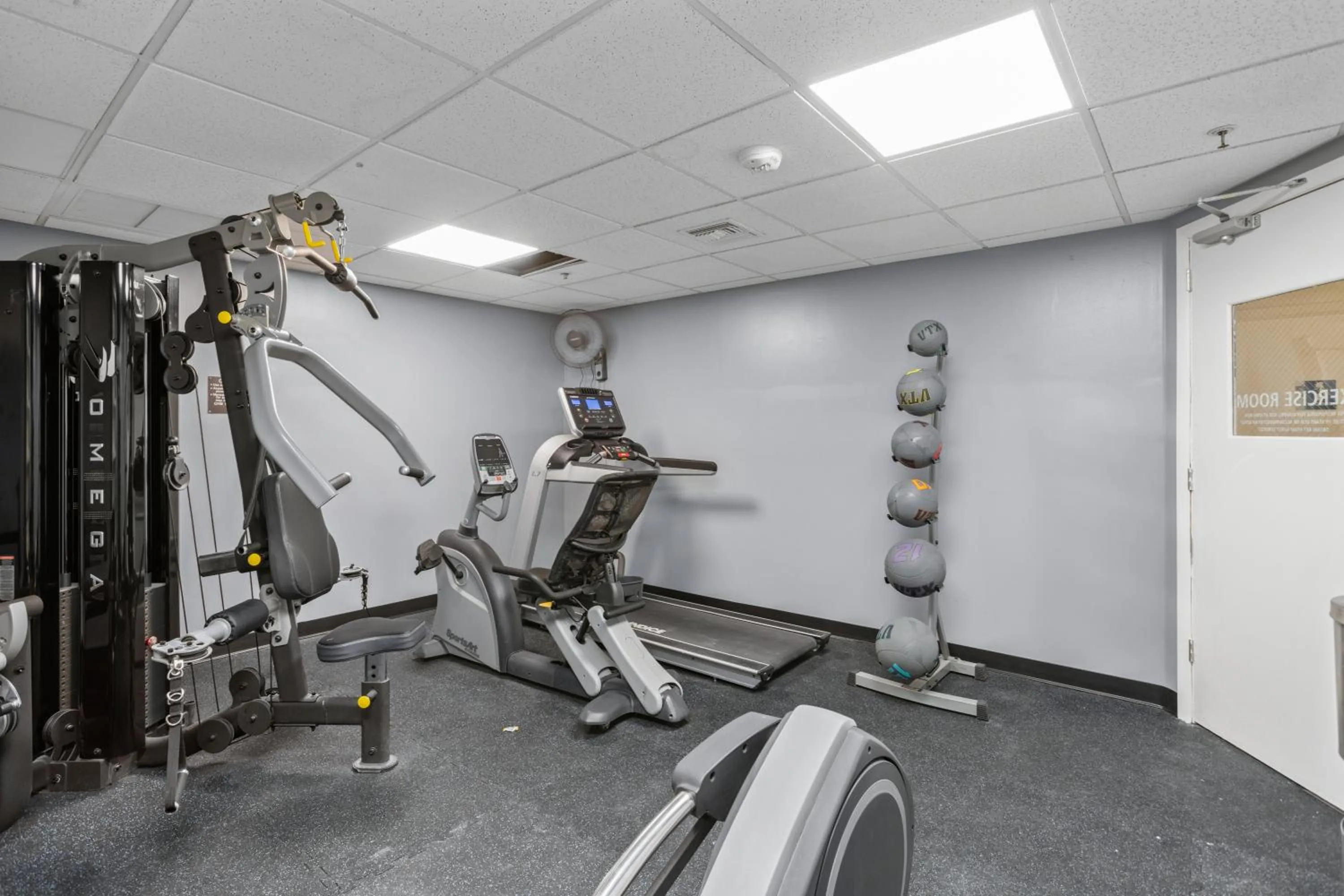 Fitness centre/facilities in Tropic Sun Towers
