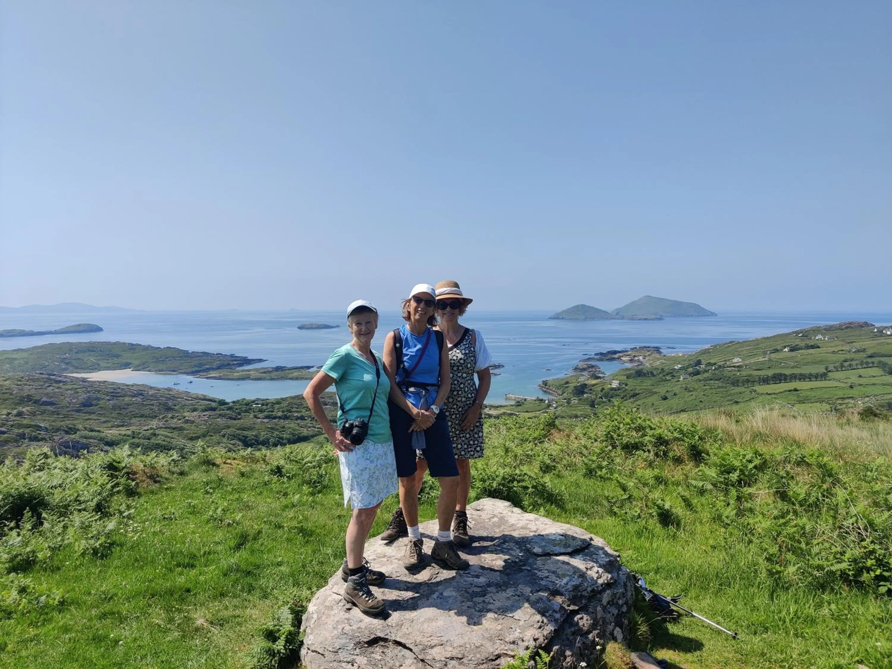 Hiking in Álaind Lodges, Sneem