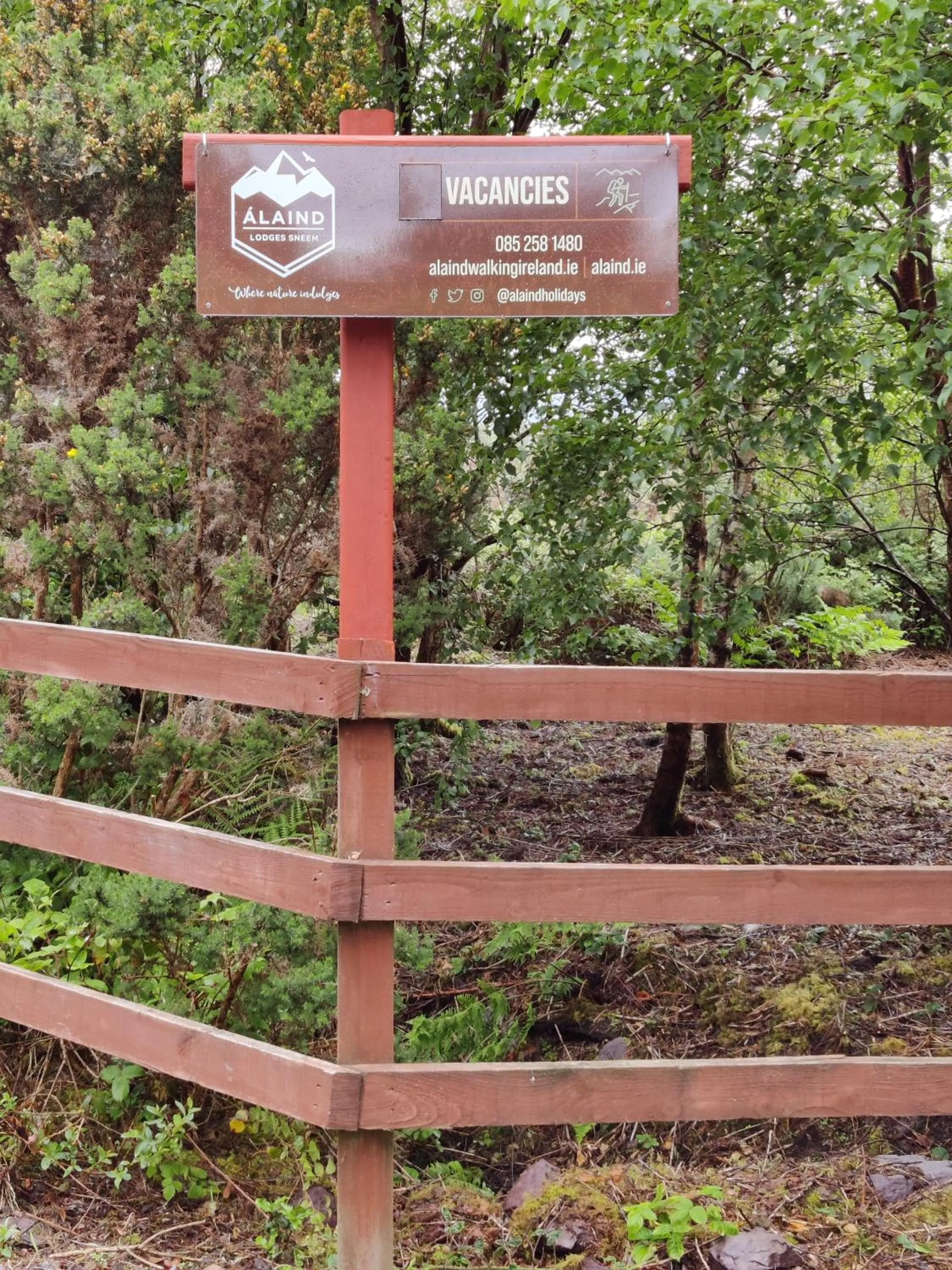 Property logo or sign in Álaind Lodges, Sneem