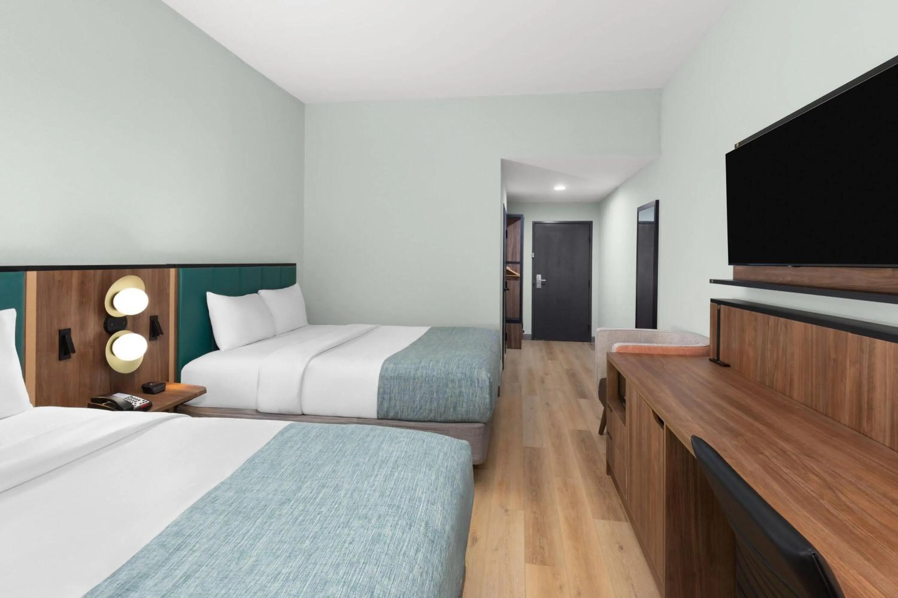 Photo of the whole room, Bed in Wingate by Wyndham Augusta I-20