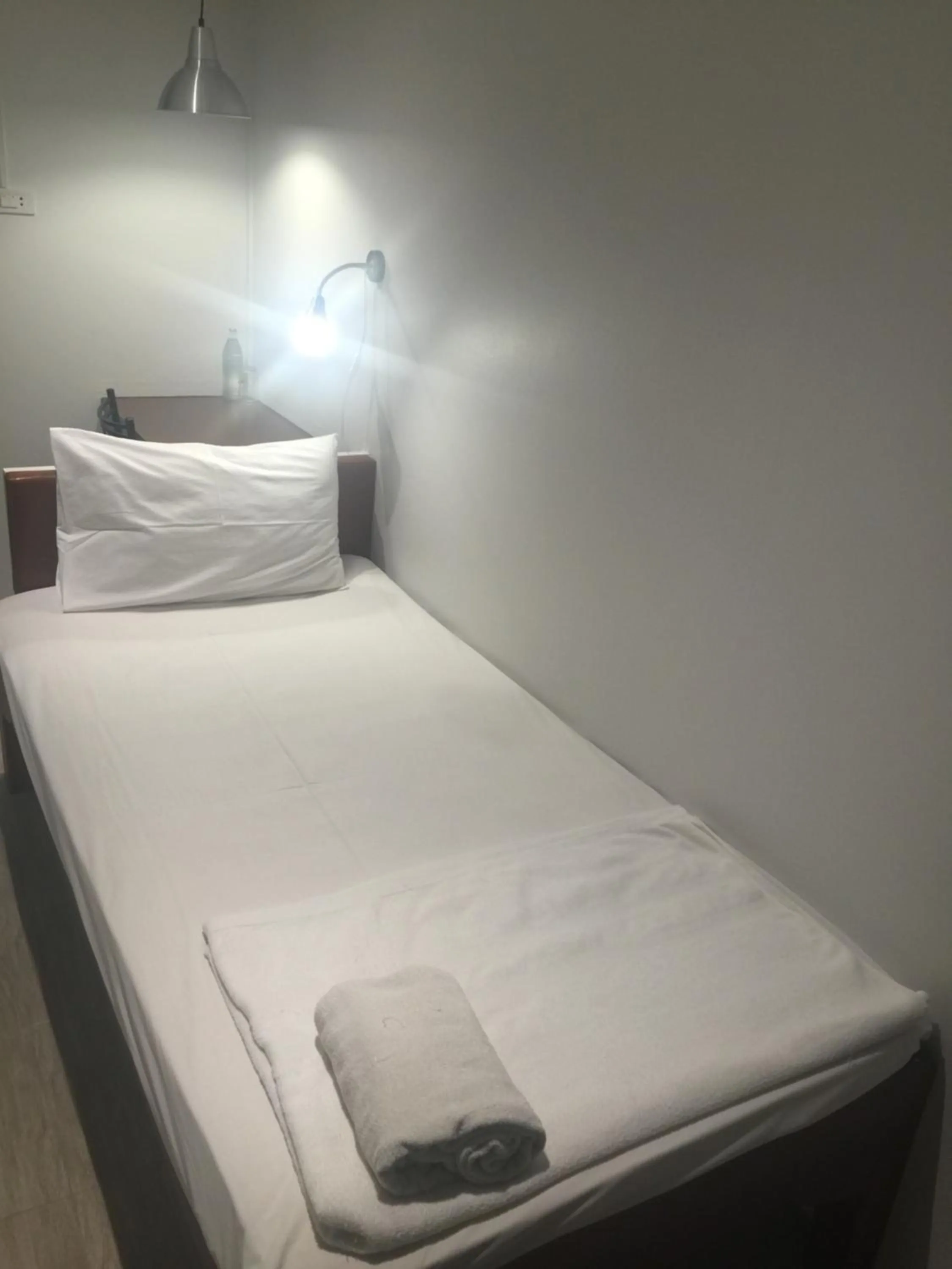 Bed in Chaba Chalet Hotel